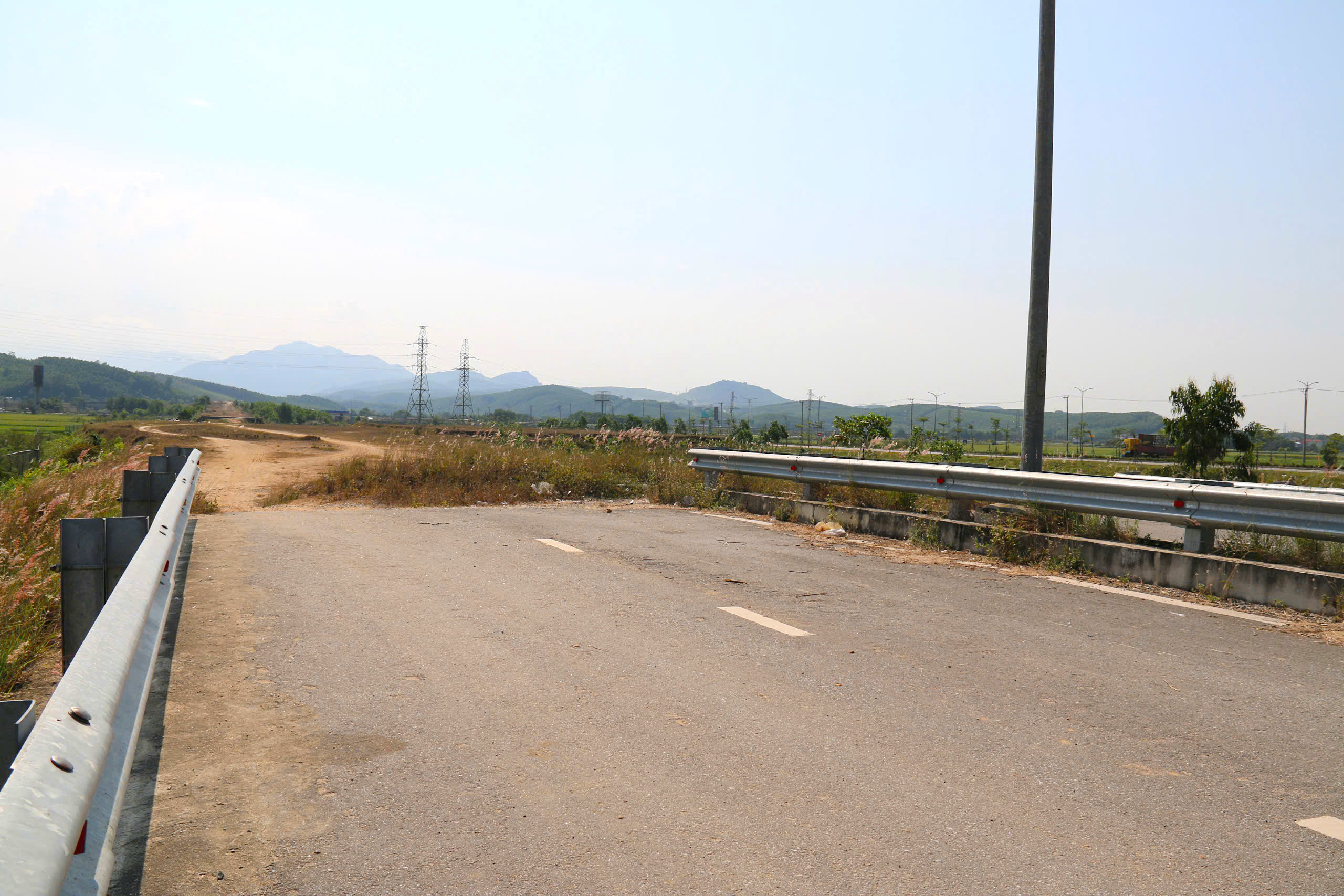 Tái khởi động nút giao trên cao tốc Đà Nẵng - Quảng Ngãi trong tháng 5- Ảnh 15. Tái khởi động nút giao trên cao tốc Đà Nẵng - Quảng Ngãi trong tháng 5- Ảnh 15.