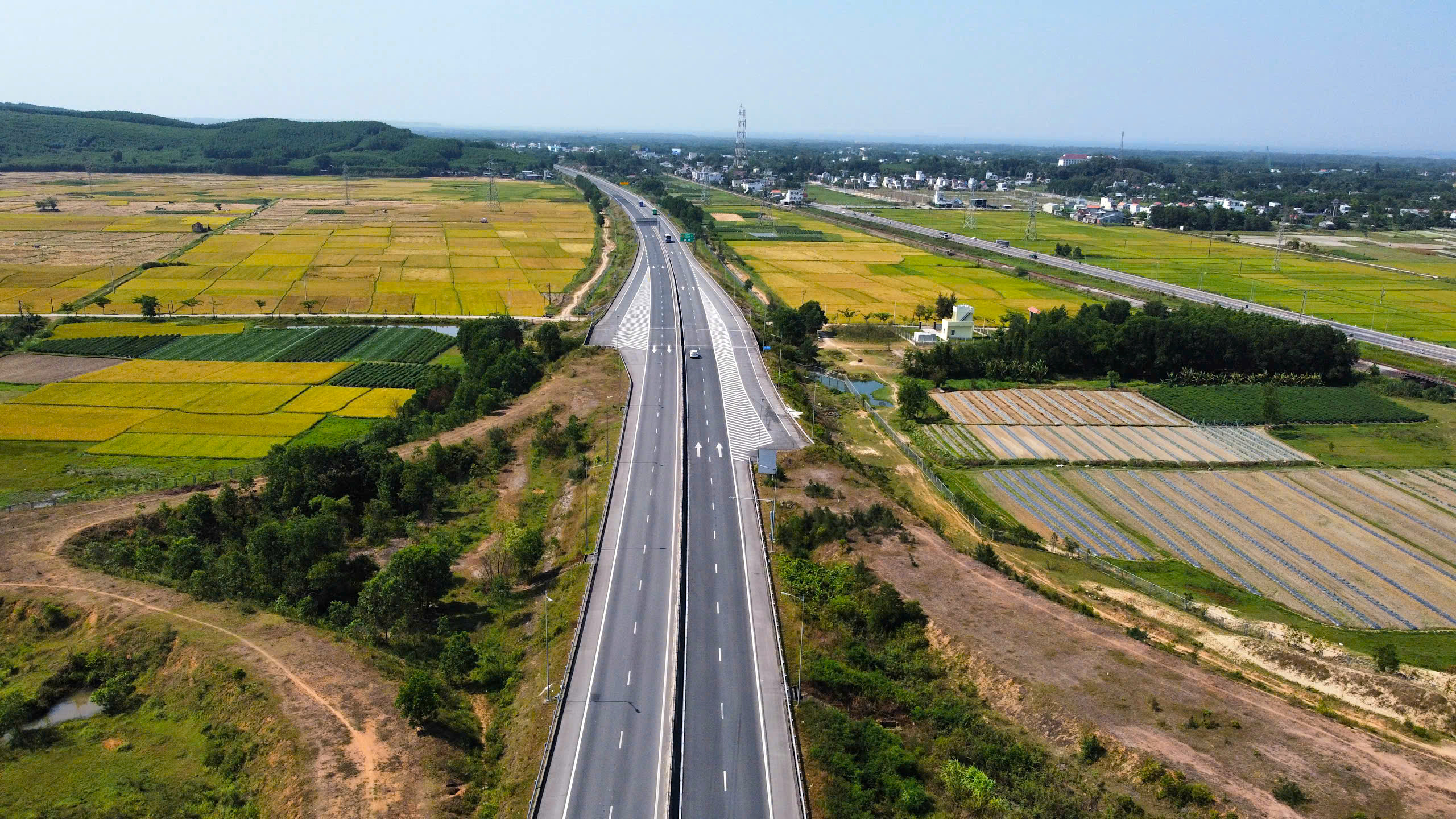 Tái khởi động nút giao trên cao tốc Đà Nẵng - Quảng Ngãi trong tháng 5- Ảnh 8. Tái khởi động nút giao trên cao tốc Đà Nẵng - Quảng Ngãi trong tháng 5- Ảnh 8.