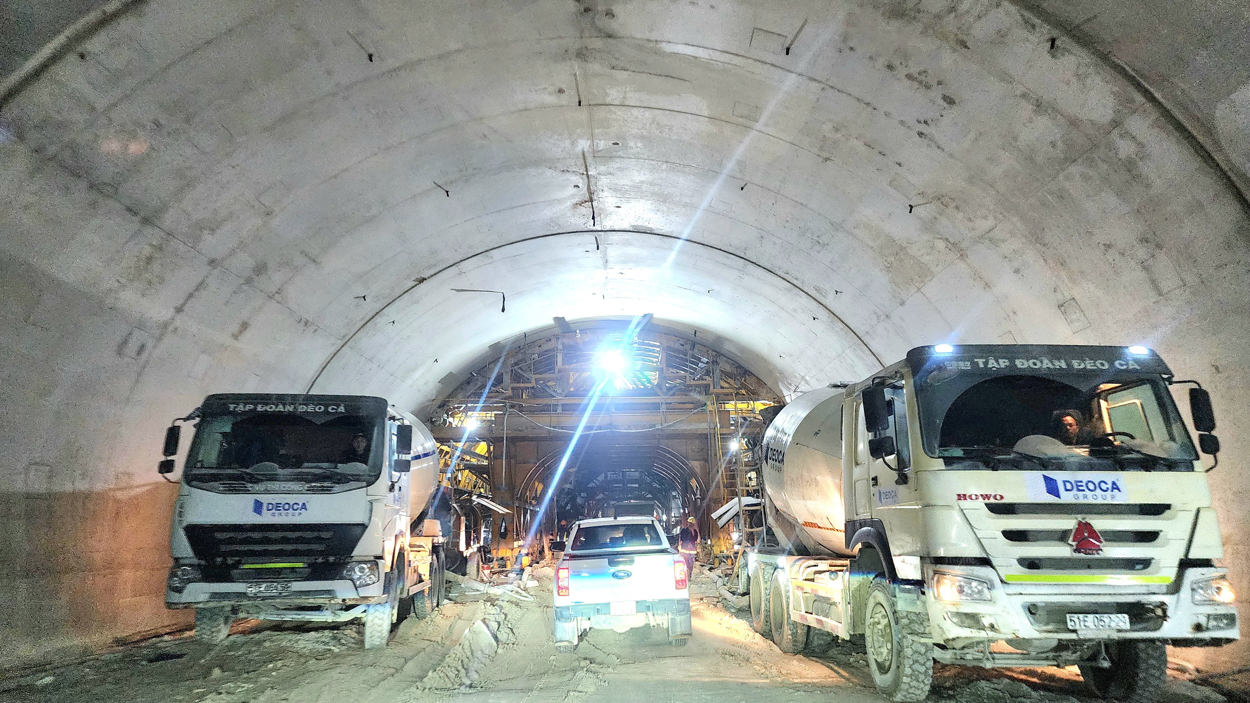 Chạy nước r&uacute;t th&ocirc;ng hầm d&agrave;i nhất cao tốc qua Quảng Ng&atilde;i trước lễ 30/4- Ảnh 11.