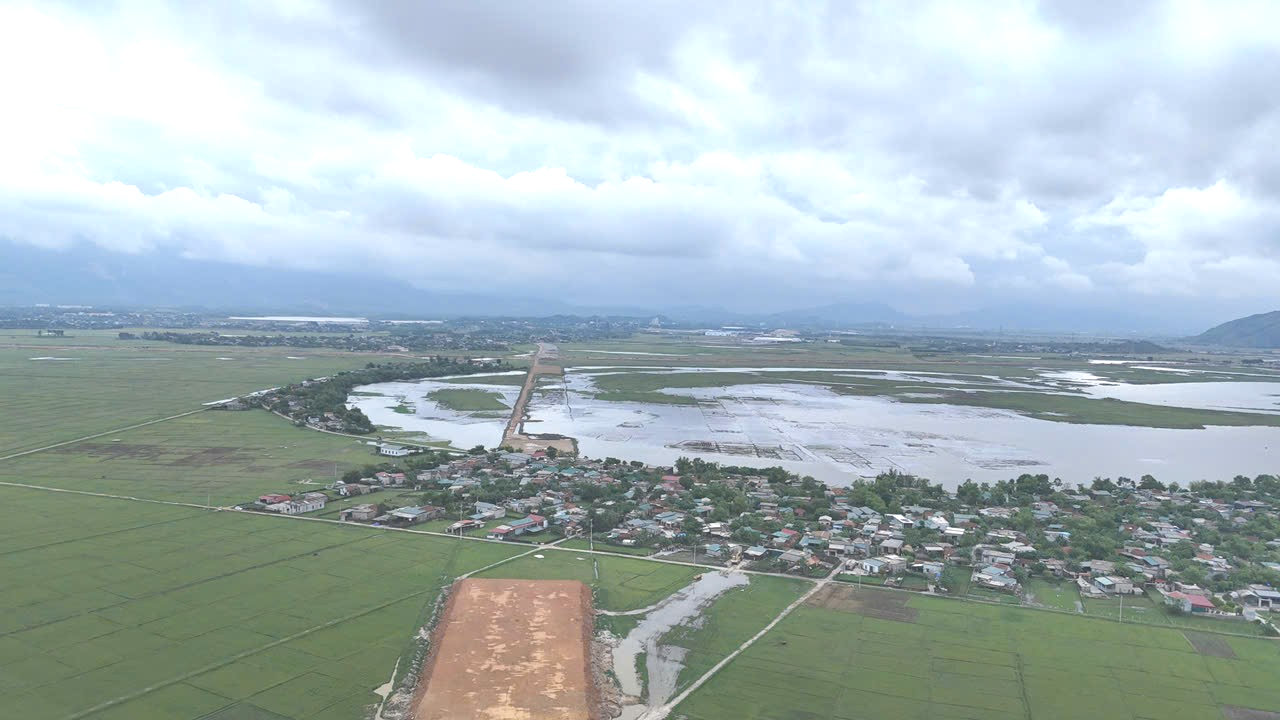 Vẫn vướng mặt bằng, c&aacute;c dự &aacute;n giao th&ocirc;ng kết nối Khu kinh tế Vũng &Aacute;ng c&oacute; về đ&iacute;ch đ&uacute;ng hẹn?- Ảnh 1.