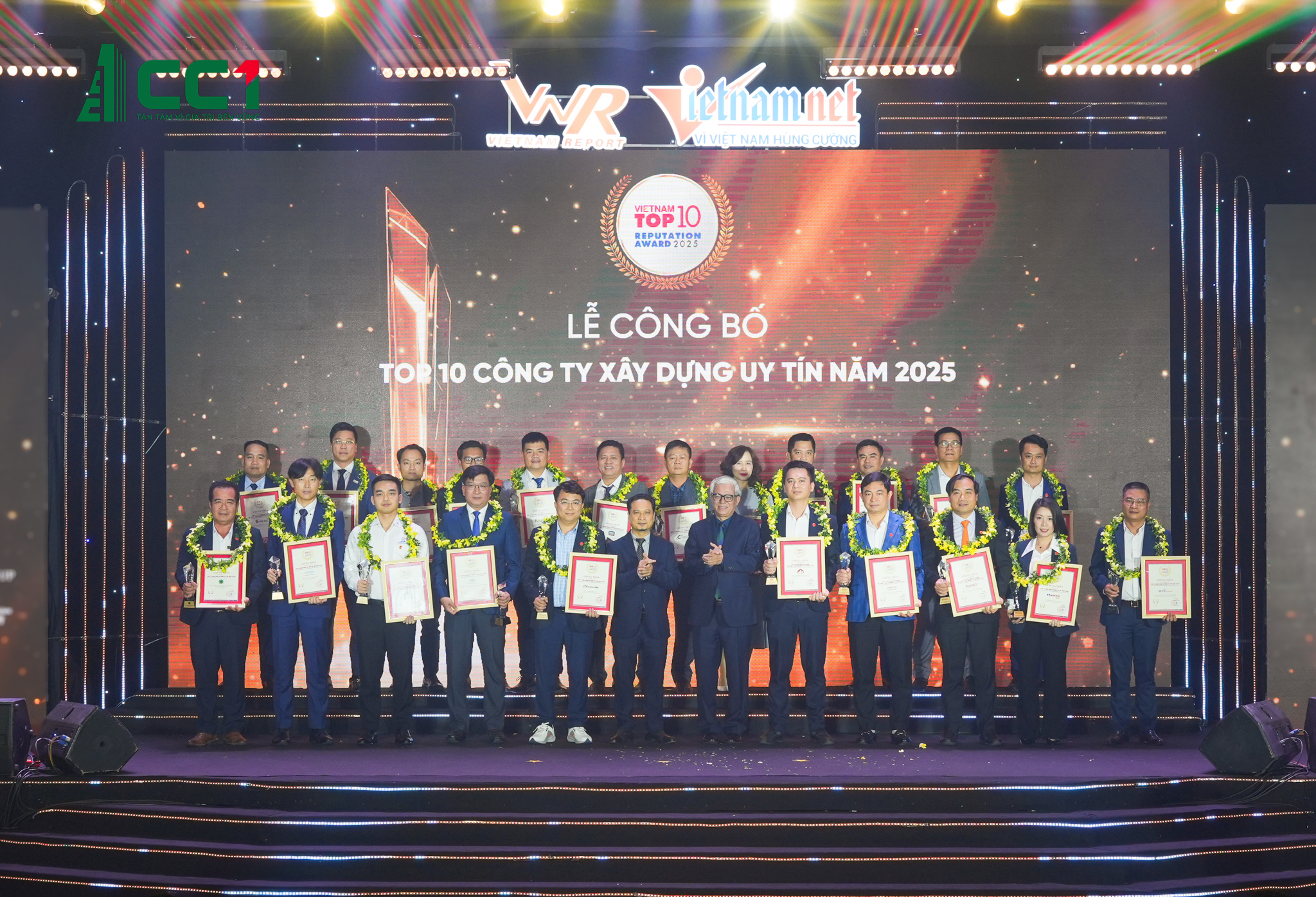 CC1 được vinh danh dẫn đầu “Top 10 Nhà thầu Xây dựng Hạ tầng - Công nghiệp uy tín năm 2025- Ảnh 2. CC1 được vinh danh dẫn đầu “Top 10 Nhà thầu Xây dựng Hạ tầng - Công nghiệp uy tín năm 2025- Ảnh 2.