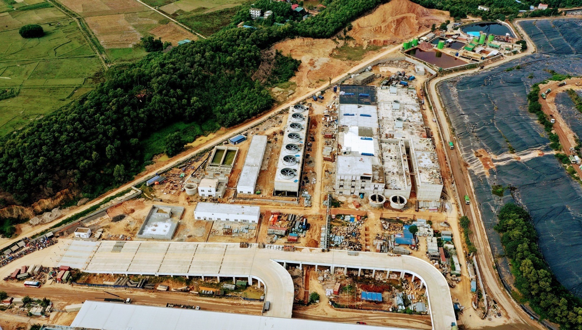 Gi&aacute; n&agrave;o để h&uacute;t đầu tư v&agrave;o điện sạch?- Ảnh 2.