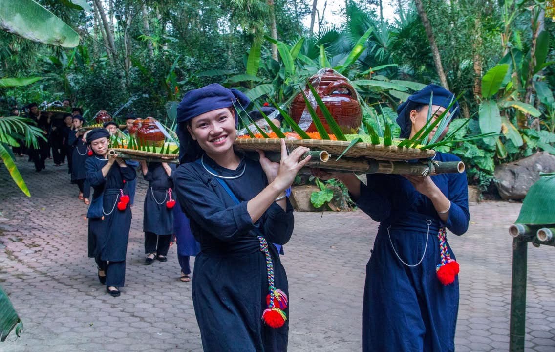 Giao thông "mở lối" tạo đột phá du lịch ở miền non nước- Ảnh 3. Giao thông "mở lối" tạo đột phá du lịch ở miền non nước- Ảnh 3.