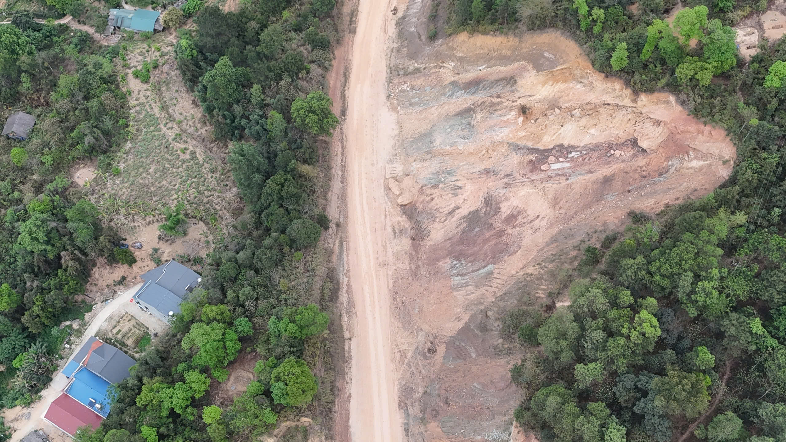Tuyến đường 7km l&agrave;m 19 năm vẫn dở dang: Chốt hạn ho&agrave;n th&agrave;nh sau phản &aacute;nh của B&aacute;o X&acirc;y dựng- Ảnh 2.