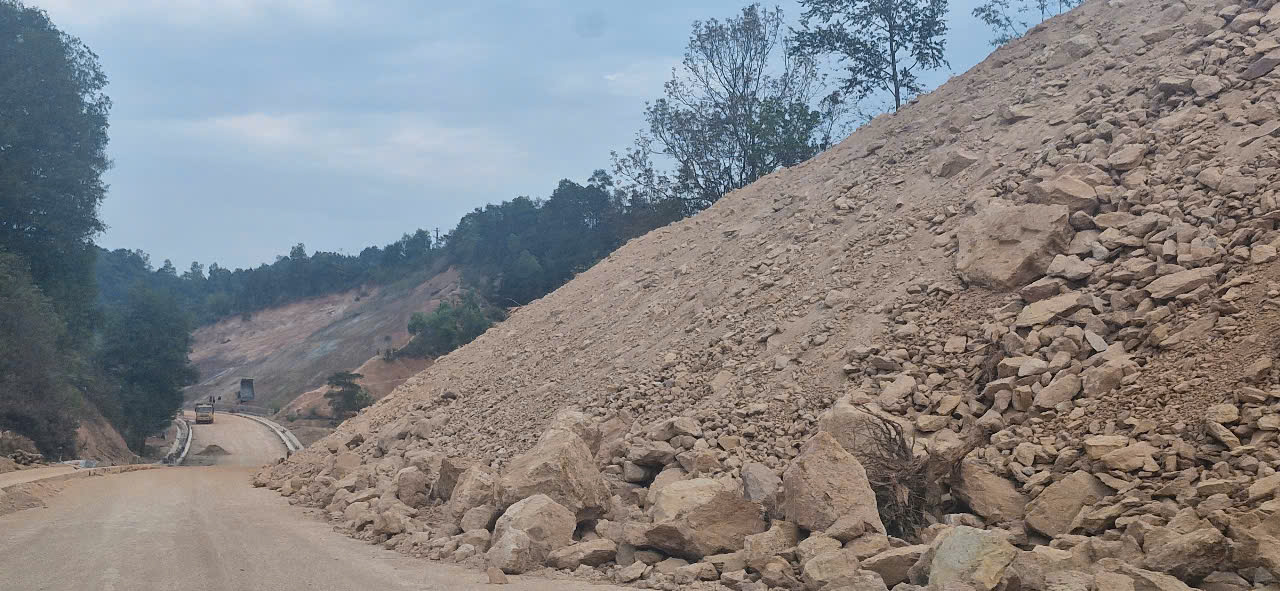 Tuyến đường 7km l&agrave;m 19 năm vẫn dở dang: Chốt hạn ho&agrave;n th&agrave;nh sau phản &aacute;nh của B&aacute;o X&acirc;y dựng- Ảnh 3.