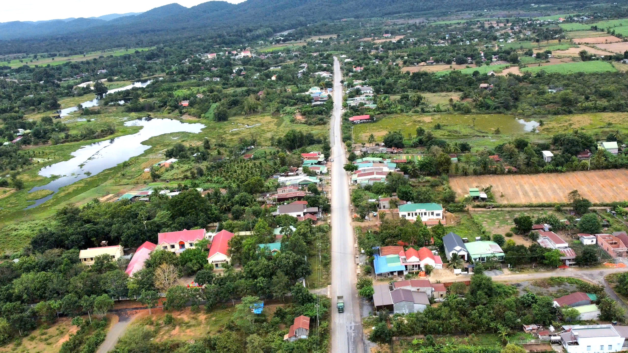 Đắk Lắk kh&ocirc;ng đặt t&ecirc;n x&atilde; mới gắn số, một x&atilde; đổi t&ecirc;n v&igrave; tr&ugrave;ng với Ph&uacute; Y&ecirc;n- Ảnh 2.