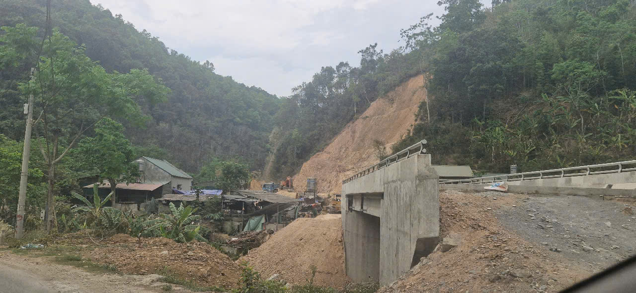 Sau 3 lần gi&atilde;n tiến độ, đường 120 tỷ ở Cao Bằng được cam kết về đ&iacute;ch trước 30/6- Ảnh 7.