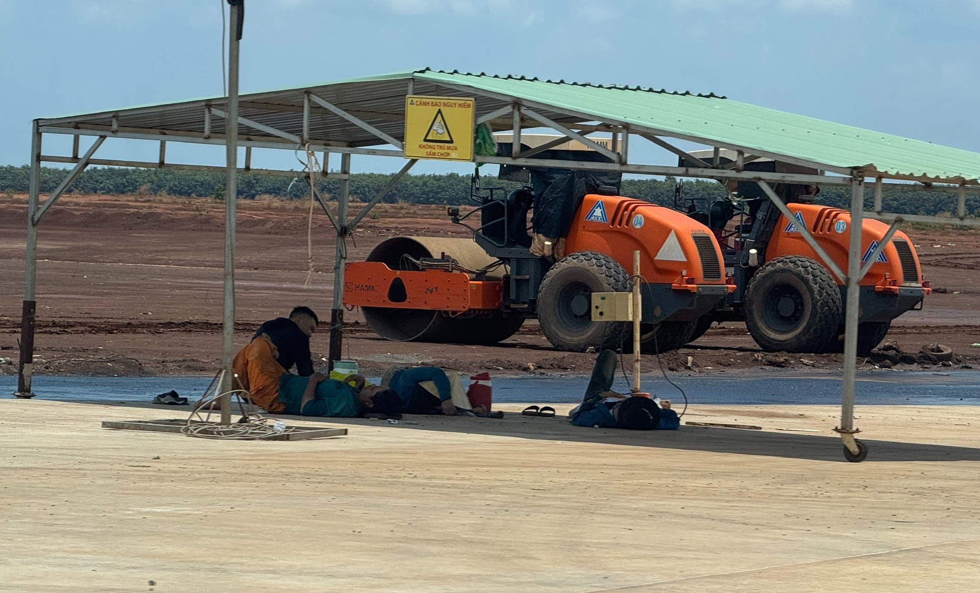 Đường cất hạ cánh sân bay Long Thành trước ngày về đích- Ảnh 5. Đường cất hạ cánh sân bay Long Thành trước ngày về đích- Ảnh 5.