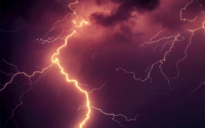 Kon Tum: Vợ chồng bị s&eacute;t đ&aacute;nh khi l&agrave;m rẫy, một người tử vong