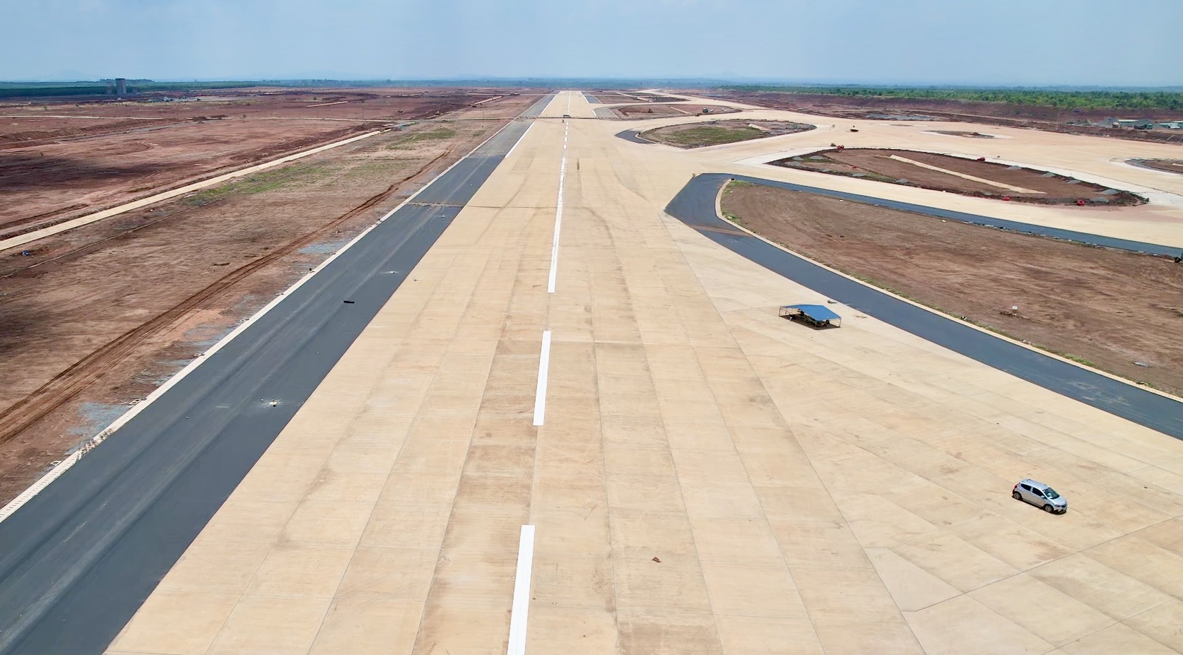 Đường cất hạ cánh sân bay Long Thành trước ngày về đích- Ảnh 7. Đường cất hạ cánh sân bay Long Thành trước ngày về đích- Ảnh 7.