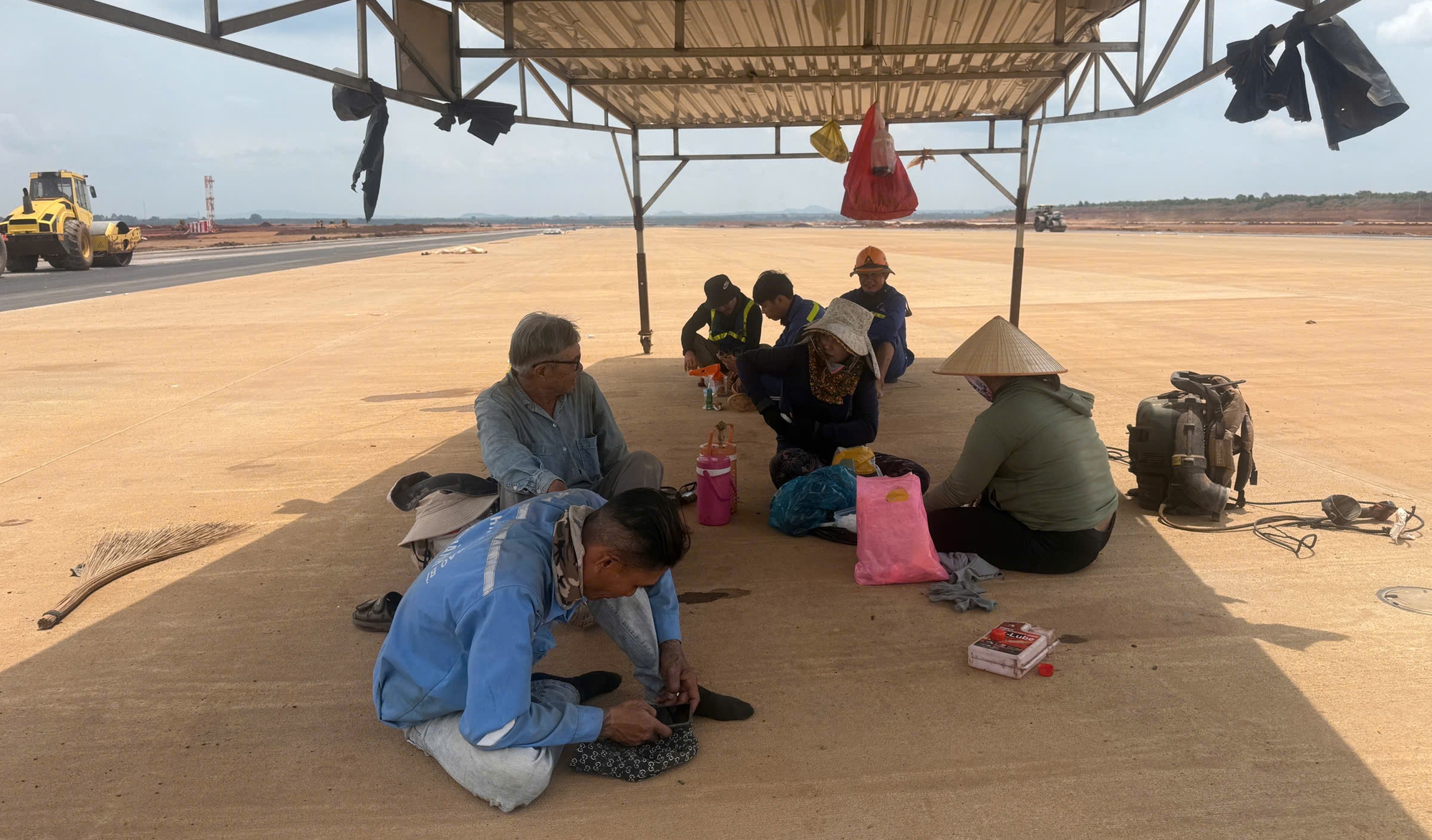 Đường cất hạ cánh sân bay Long Thành trước ngày về đích- Ảnh 6. Đường cất hạ cánh sân bay Long Thành trước ngày về đích- Ảnh 6.