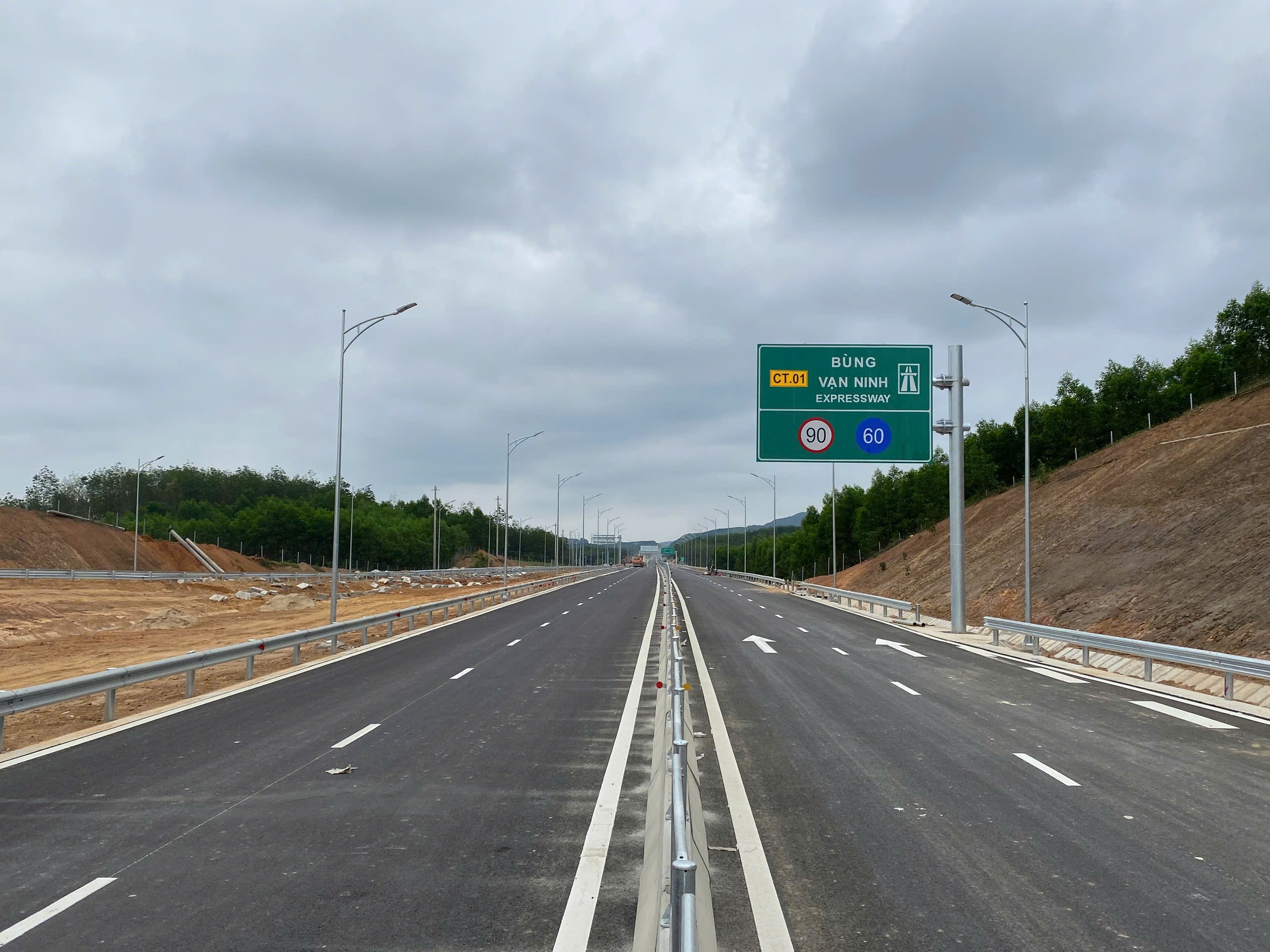 Bung &ndash; Van Ninh Expressway ready for operation from April 28- Ảnh 2.