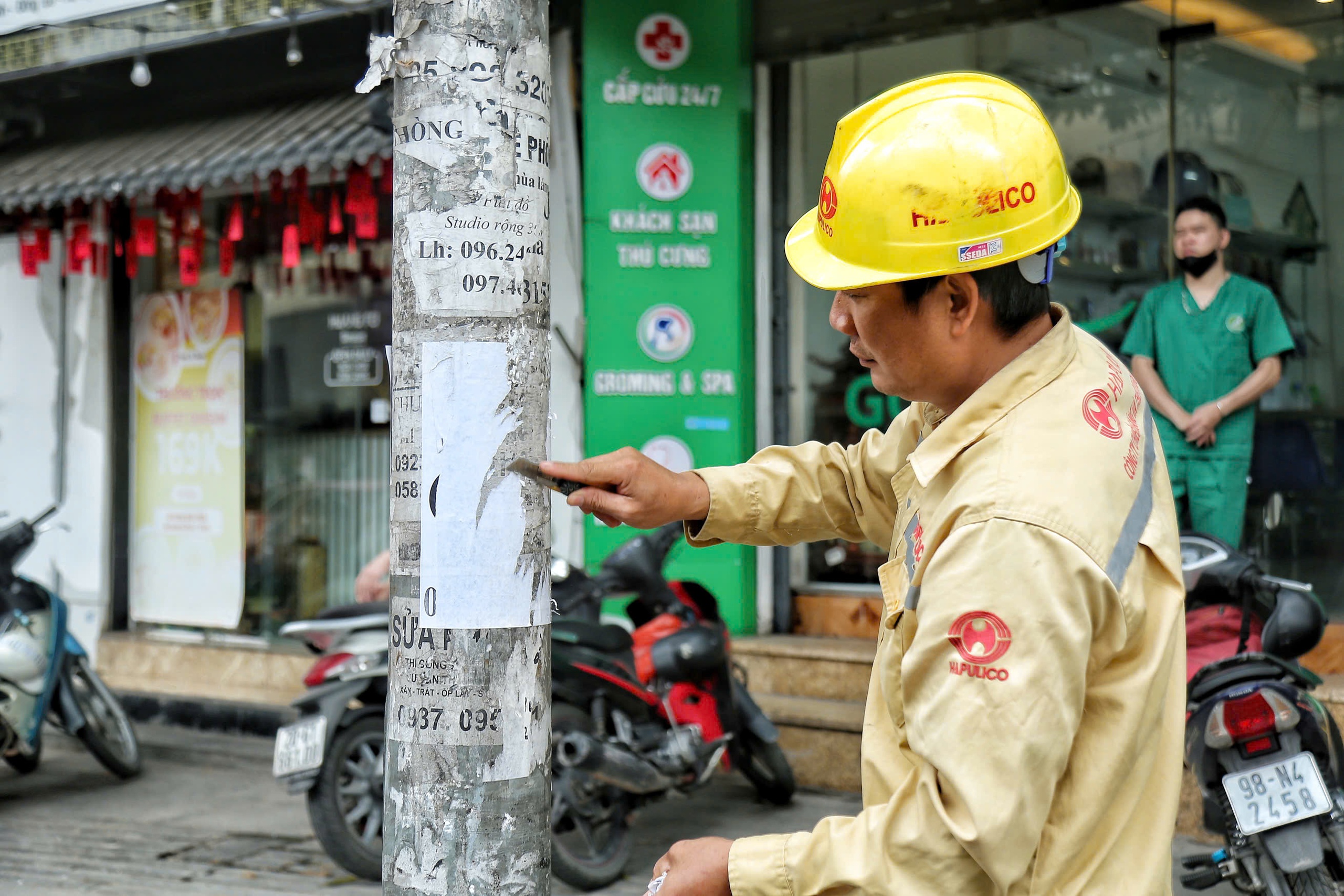 H&agrave; Nội r&agrave; so&aacute;t đ&egrave;n t&iacute;n hiệu, c&acirc;y xanh, chiếu s&aacute;ng trước cao điểm nghỉ lễ 30/4- Ảnh 5.
