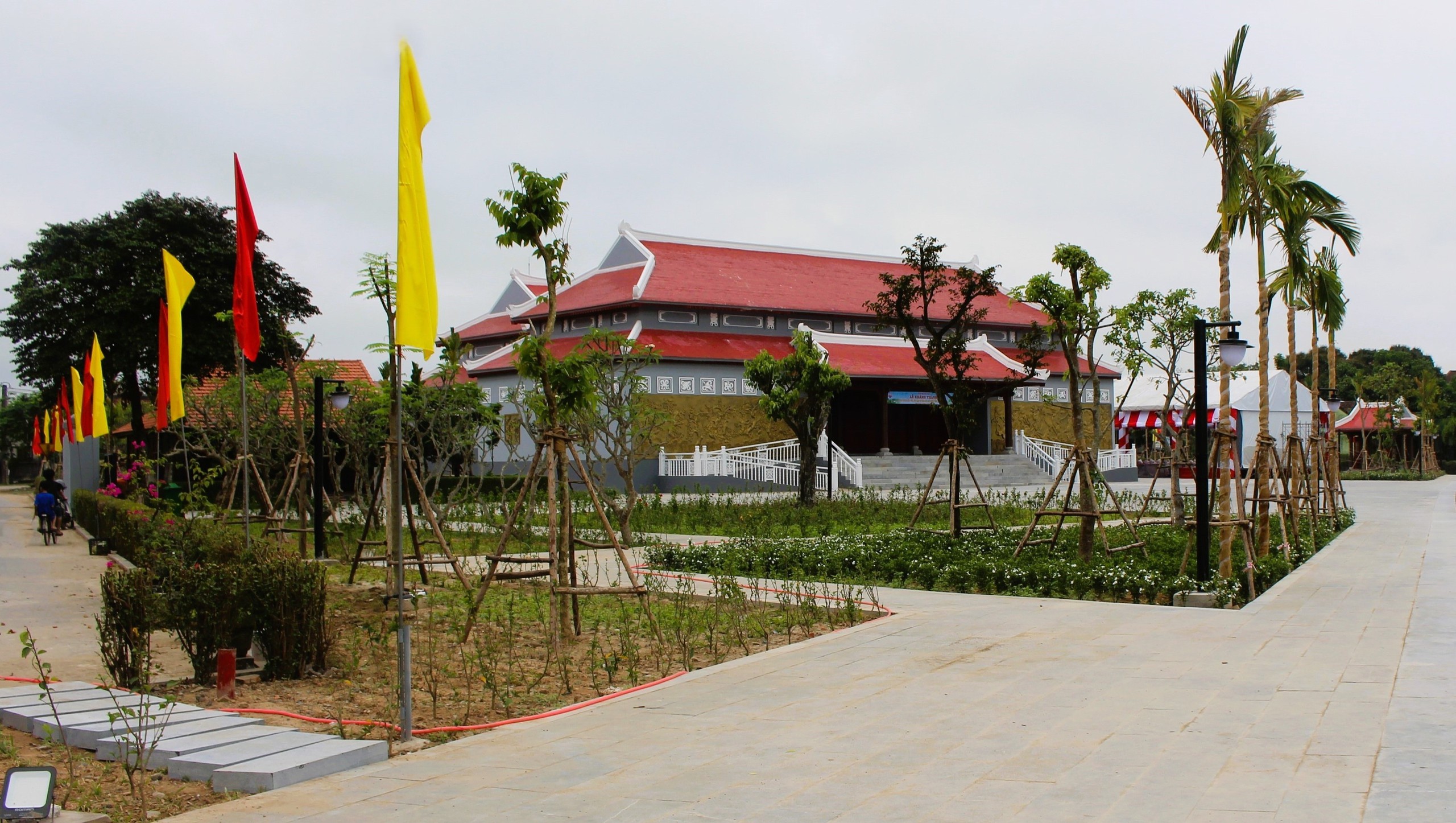 Ngắm c&ocirc;ng tr&igrave;nh t&ocirc;n tạo Khu lưu niệm Tổng B&iacute; thư L&ecirc; Duẩn kh&aacute;nh th&agrave;nh v&agrave;o dịp lễ 30/4- Ảnh 2.