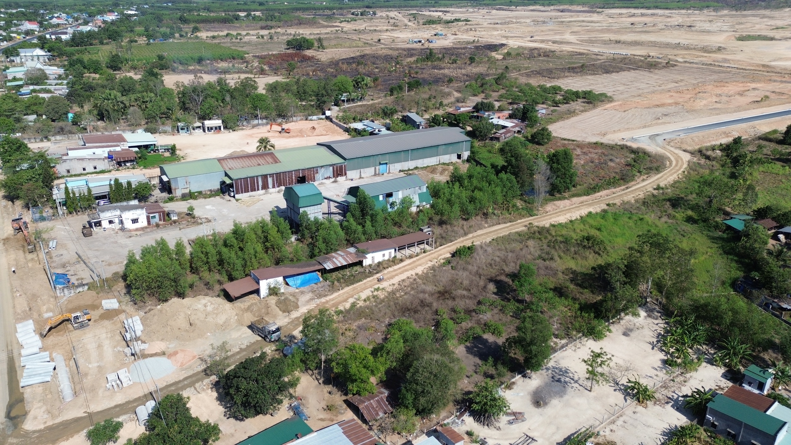 B&igrave;nh Thuận: Tăng tốc ho&agrave;n th&agrave;nh n&uacute;t giao quốc lộ 1 kết nối KCN T&acirc;n Đức trước m&ugrave;a mưa- Ảnh 3.