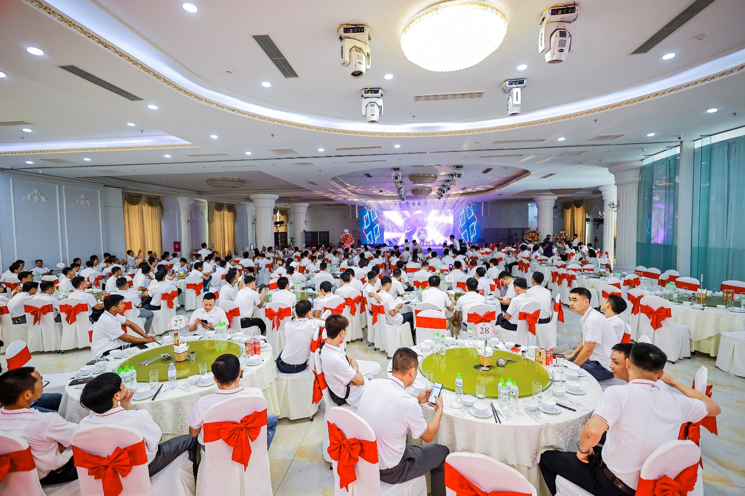 C:\Users\Ngocpb\Desktop\ảnh sự kiện\Baoxaydung\A1. To&agrave;n cảnh HNKH 2025 Alux Kh&aacute;c biệt để dẫn đầu.jpg