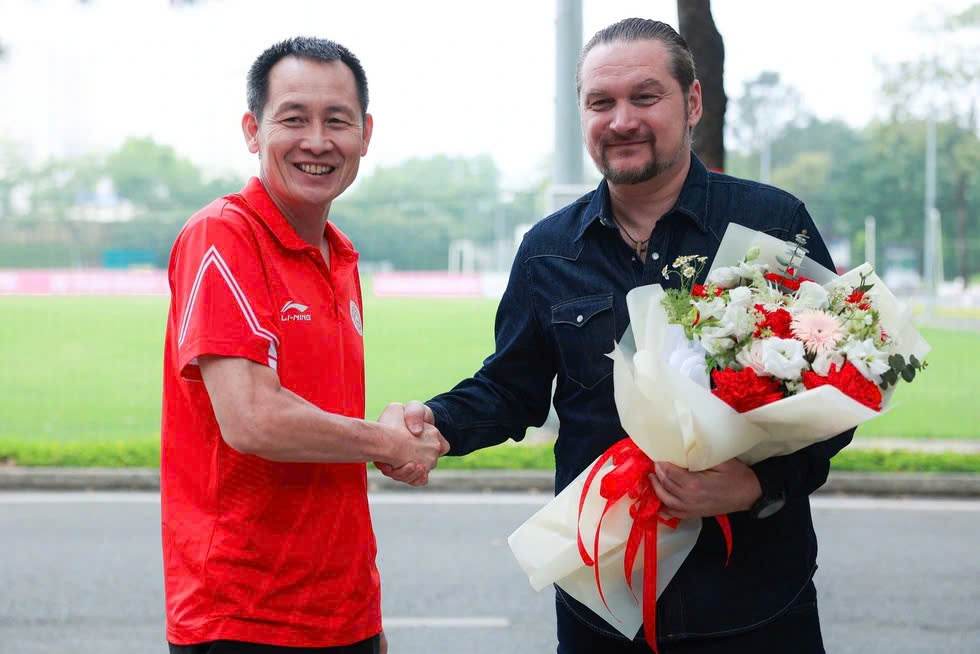 HLV Popov viết tiếp c&acirc;u chuyện dang dở tại V-League- Ảnh 1.