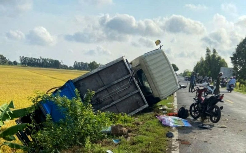 Hiện trường vụ tai nạn khiến bốn người thương vong.
