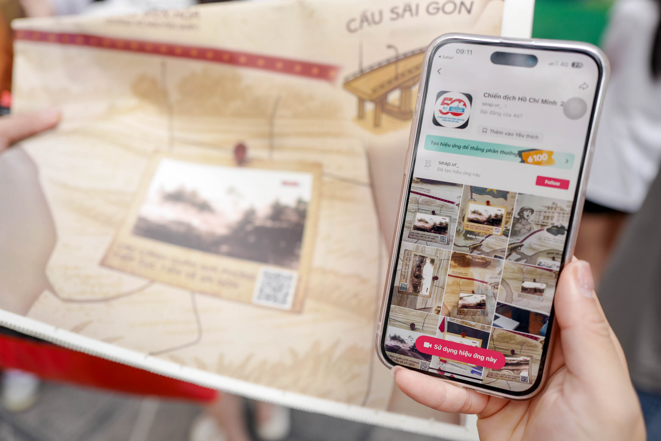 Đi trăm km, xếp h&agrave;ng nhiều giờ chờ nhận phụ san B&aacute;o Nh&acirc;n D&acirc;n- Ảnh 10.