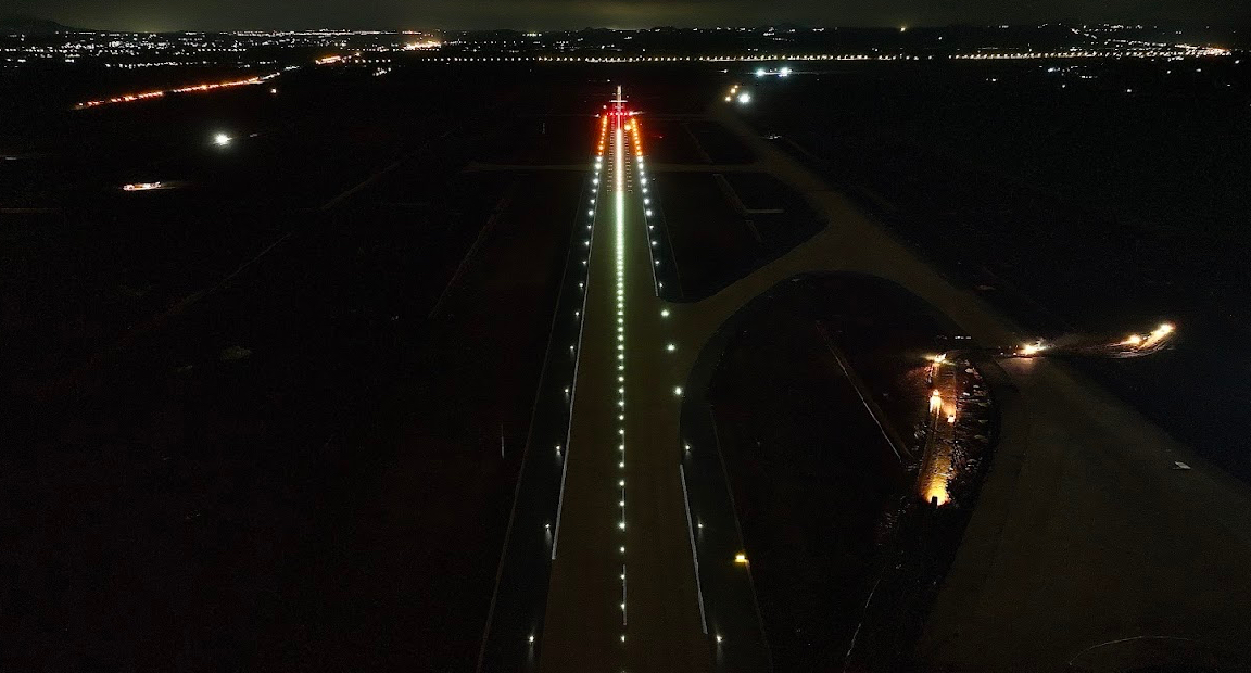 Ch&iacute;nh thức bật đ&egrave;n hiệu đường cất, hạ c&aacute;nh s&acirc;n bay Long Th&agrave;nh- Ảnh 1.