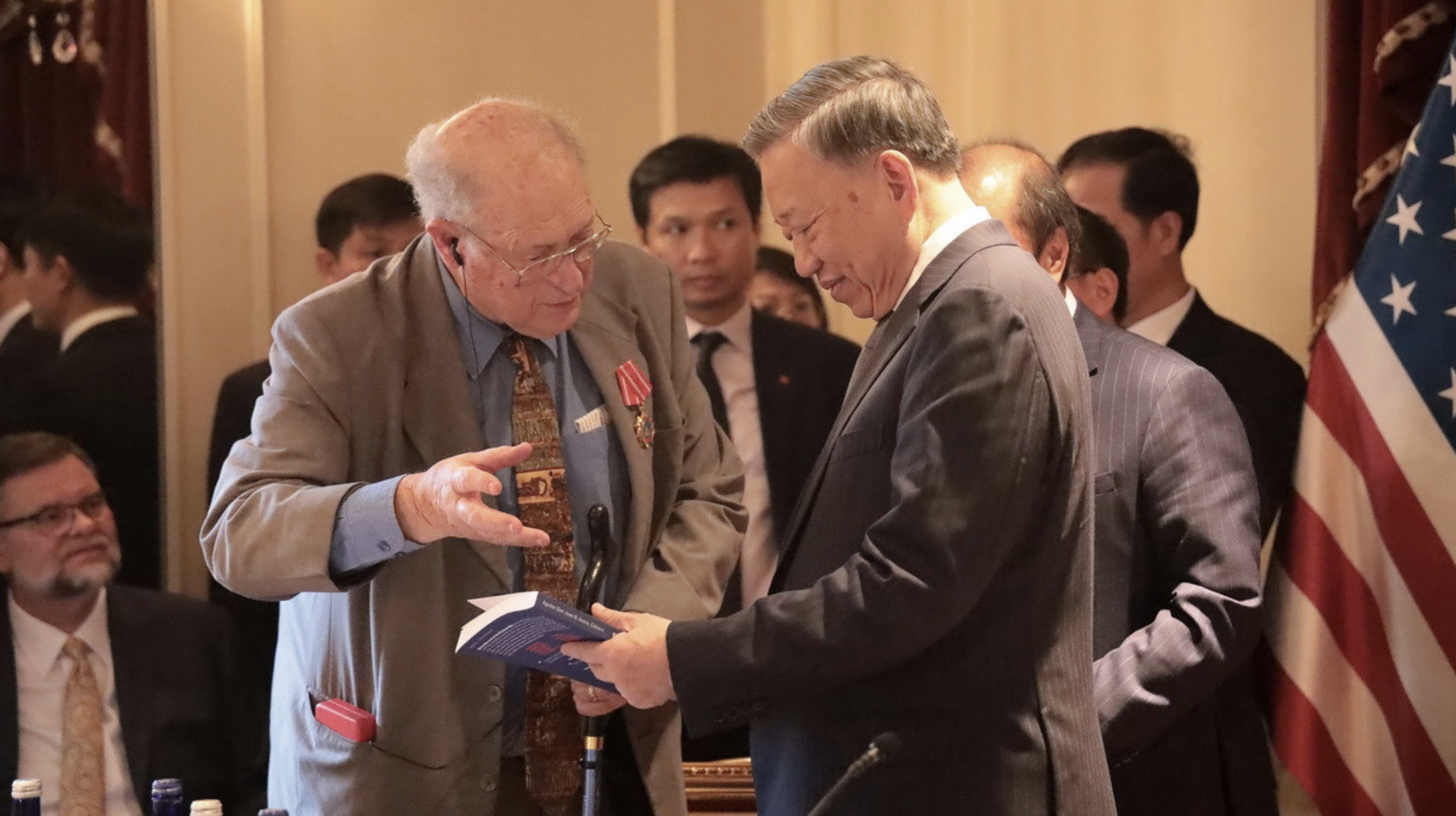 Sự chuyển m&igrave;nh "đ&aacute;ng kinh ngạc" của Việt Nam dưới g&oacute;c nh&igrave;n từ người bạn Mỹ- Ảnh 2.