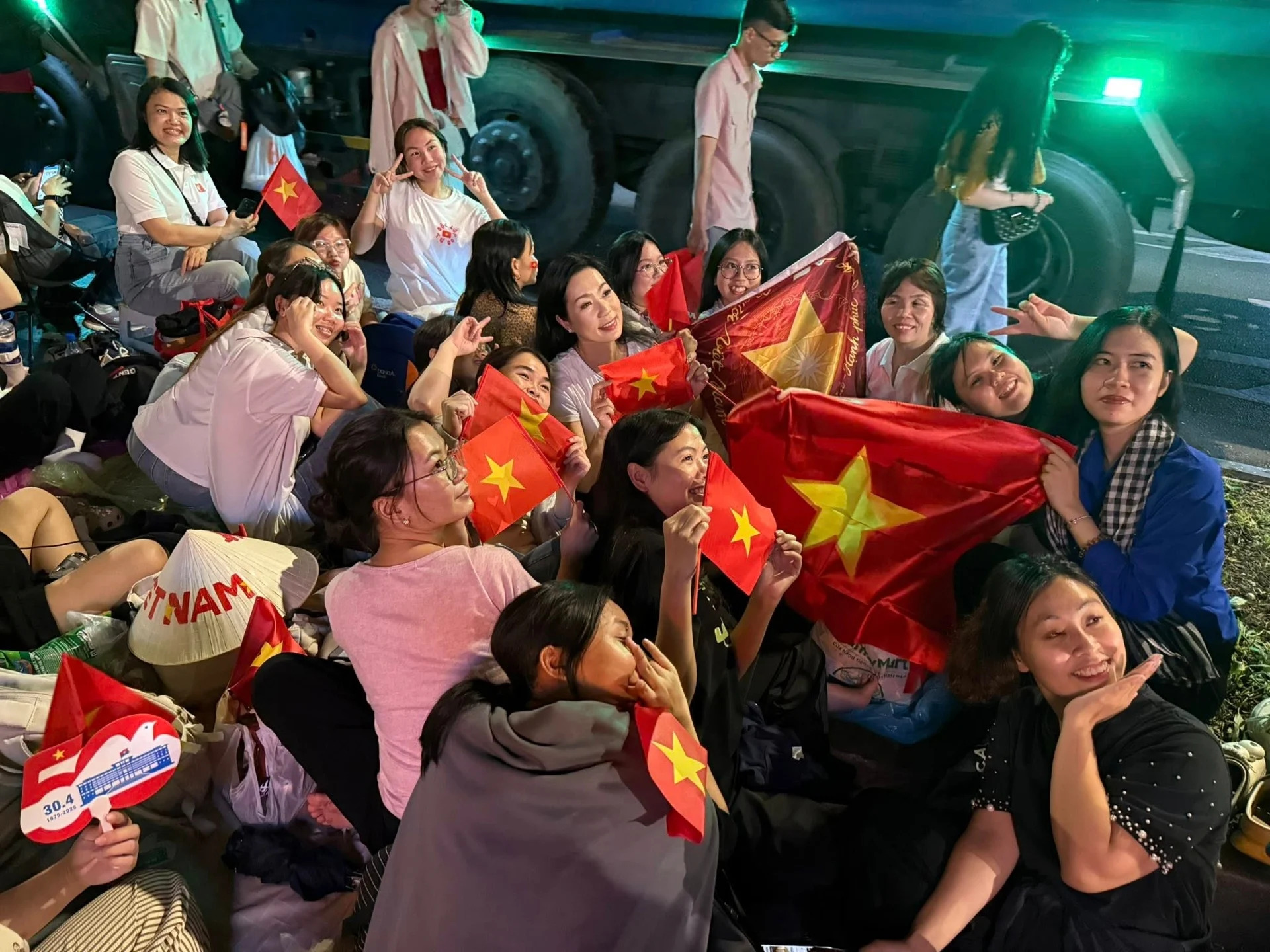 Sao Việt bắt trend lan tỏa l&ograve;ng y&ecirc;u nước, rộn r&agrave;ng c&aacute;c hoạt động ch&agrave;o mừng 30/4- Ảnh 6.