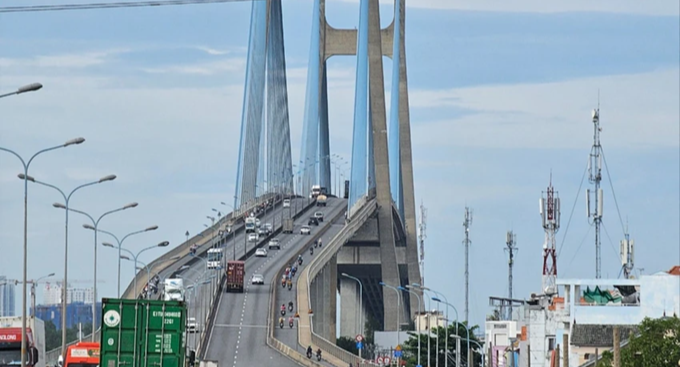 TP.HCM: Điều chỉnh phân làn xe trên cầu Phú Mỹ từ ngày 5/5 để giảm ùn tắc- Ảnh 1. TP.HCM: Điều chỉnh phân làn xe trên cầu Phú Mỹ từ ngày 5/5 để giảm ùn tắc- Ảnh 1.