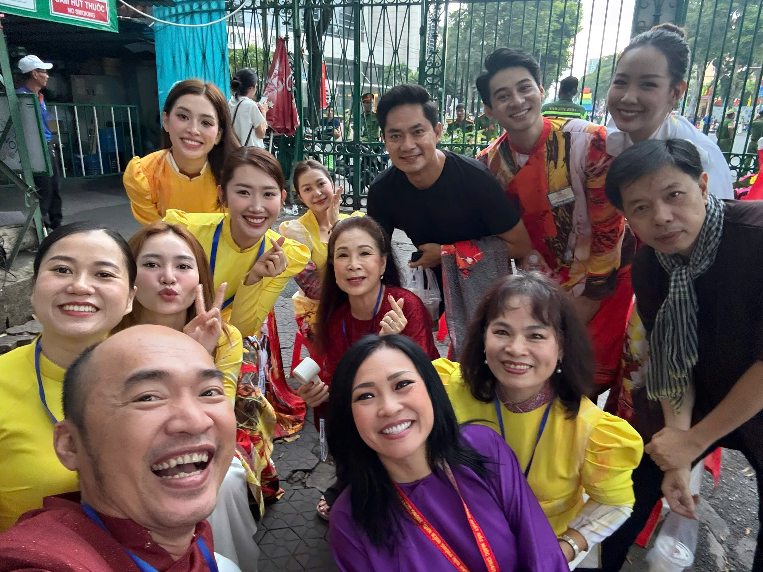 Sao Việt bắt trend lan tỏa l&ograve;ng y&ecirc;u nước, rộn r&agrave;ng c&aacute;c hoạt động ch&agrave;o mừng 30/4- Ảnh 2.