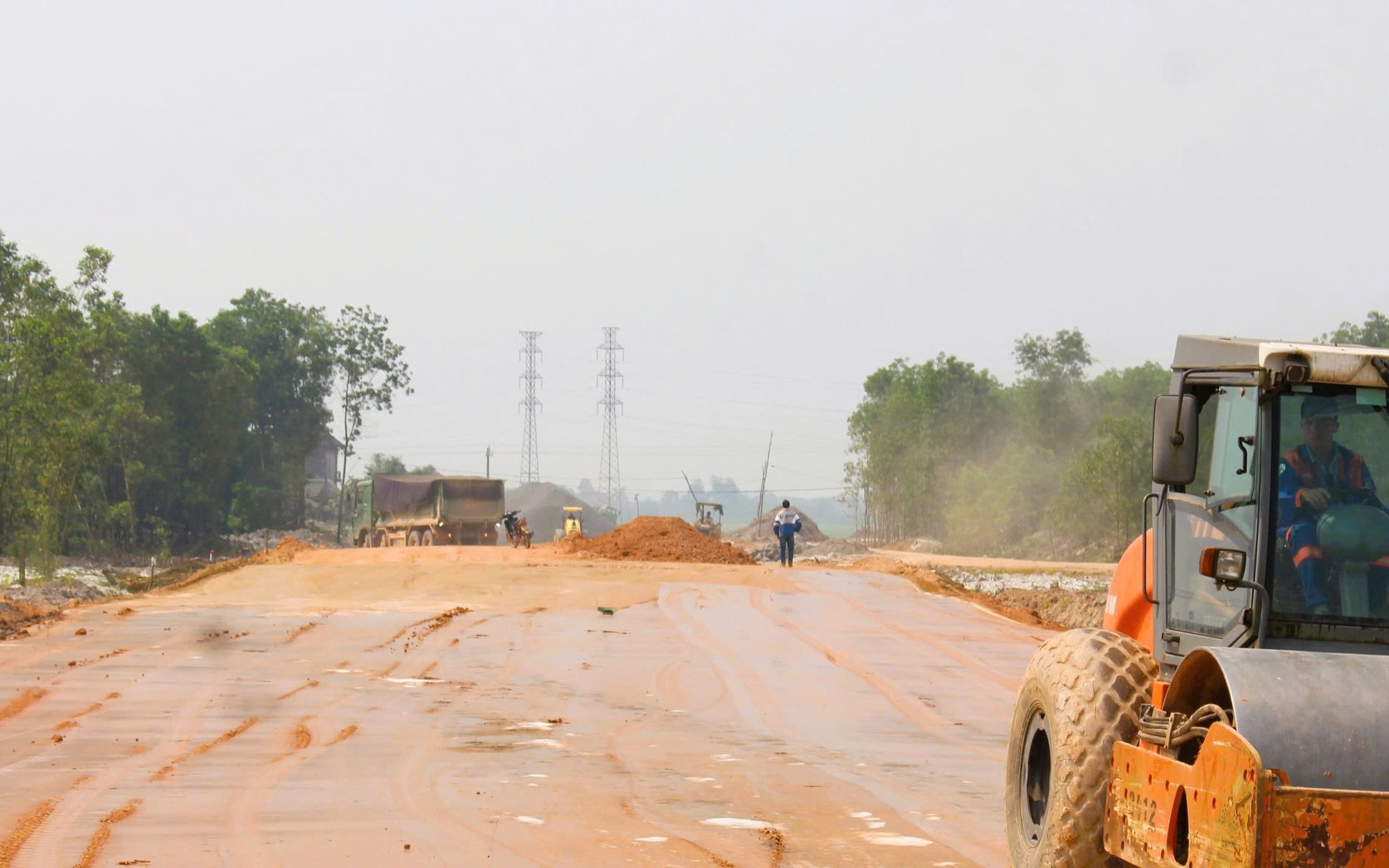 Ho&agrave;n th&agrave;nh GPMB hai dự &aacute;n đường bộ lớn qua Quảng Trị trong th&aacute;ng 5