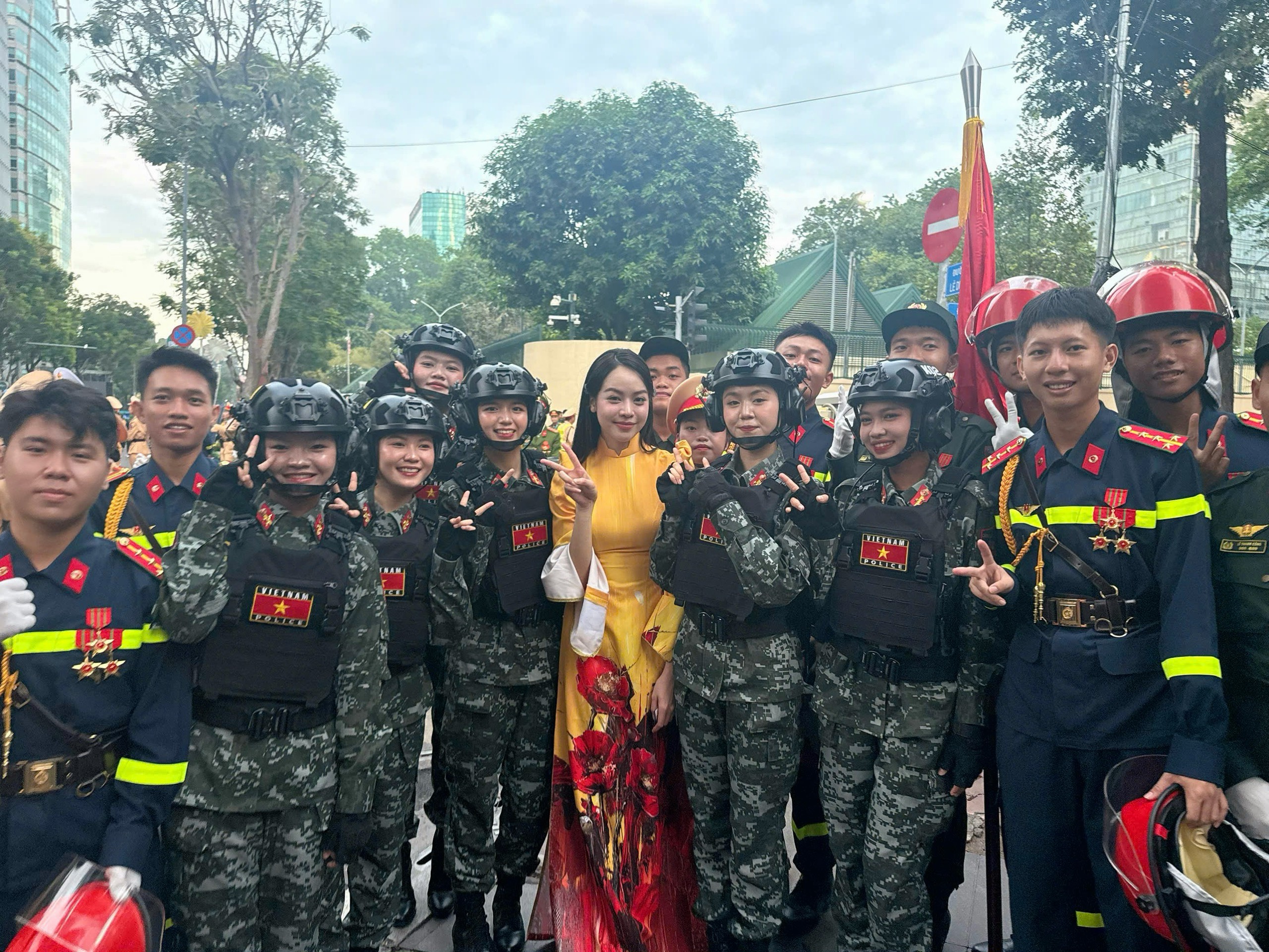 Sao Việt bắt trend lan tỏa l&ograve;ng y&ecirc;u nước, rộn r&agrave;ng c&aacute;c hoạt động ch&agrave;o mừng 30/4- Ảnh 3.