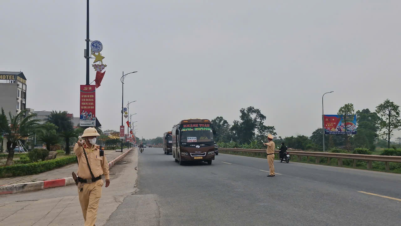 Bắc Giang: Chủ động phương &aacute;n, bảo đảm ATGT dịp lễ 30/4 v&agrave; 1/5- Ảnh 2.