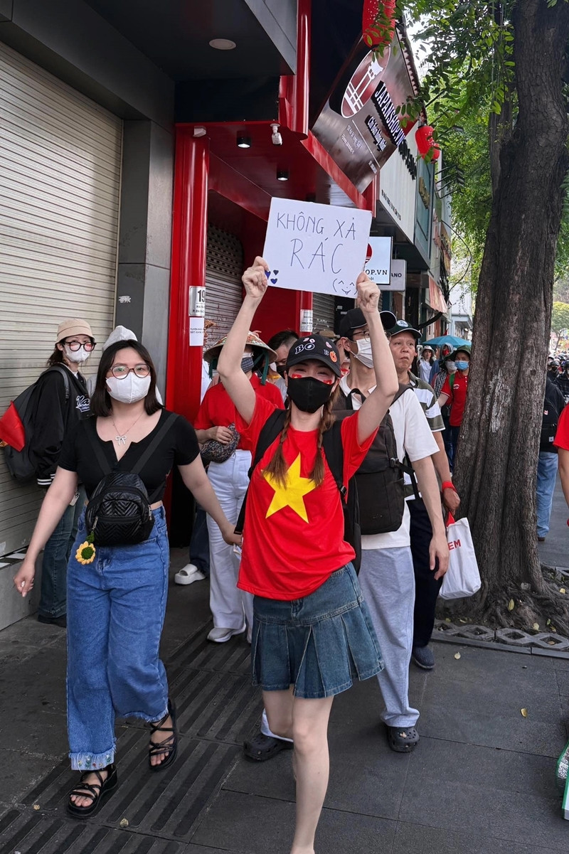 Sao Việt bắt trend lan tỏa l&ograve;ng y&ecirc;u nước, rộn r&agrave;ng c&aacute;c hoạt động ch&agrave;o mừng 30/4- Ảnh 9.