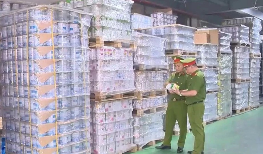 Vụ sữa bột giả ở H&agrave; Nội: Khởi tố th&ecirc;m cựu tổng gi&aacute;m đốc C&ocirc;ng ty CP Dược phẩm Việt Nam- Ảnh 2.