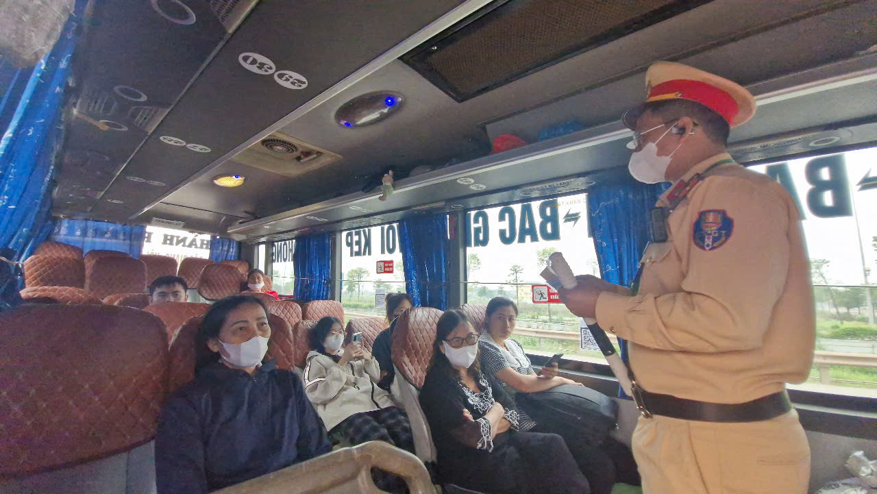 Bắc Giang: Chủ động phương &aacute;n, bảo đảm ATGT dịp lễ 30/4 v&agrave; 1/5- Ảnh 3.