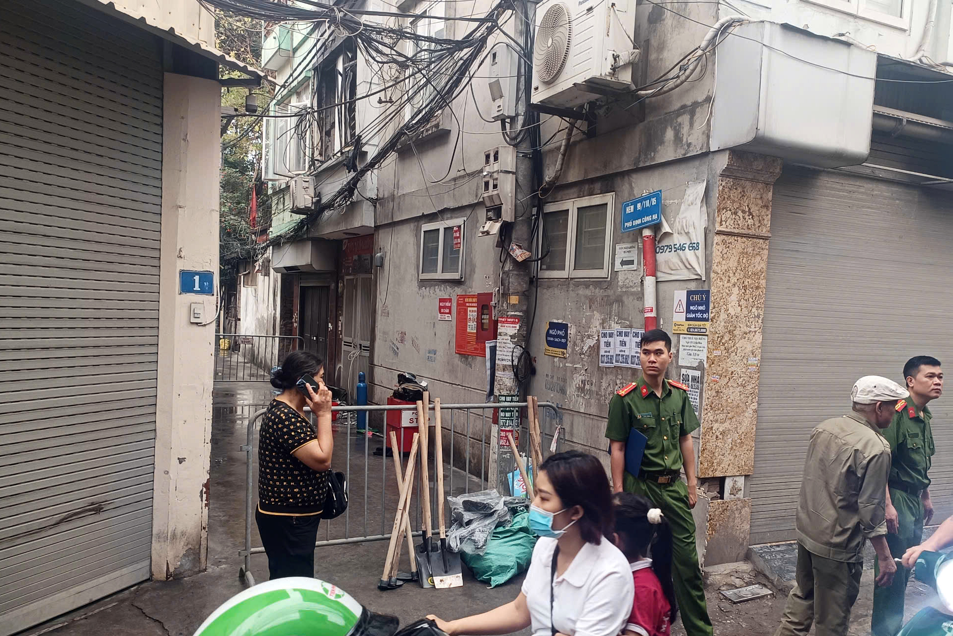 Vụ ch&aacute;y nh&agrave; 3 người chết ở H&agrave; Nội: &Aacute;m ảnh tiếng k&ecirc;u cứu sau khung sắt "chuồng cọp"- Ảnh 5.