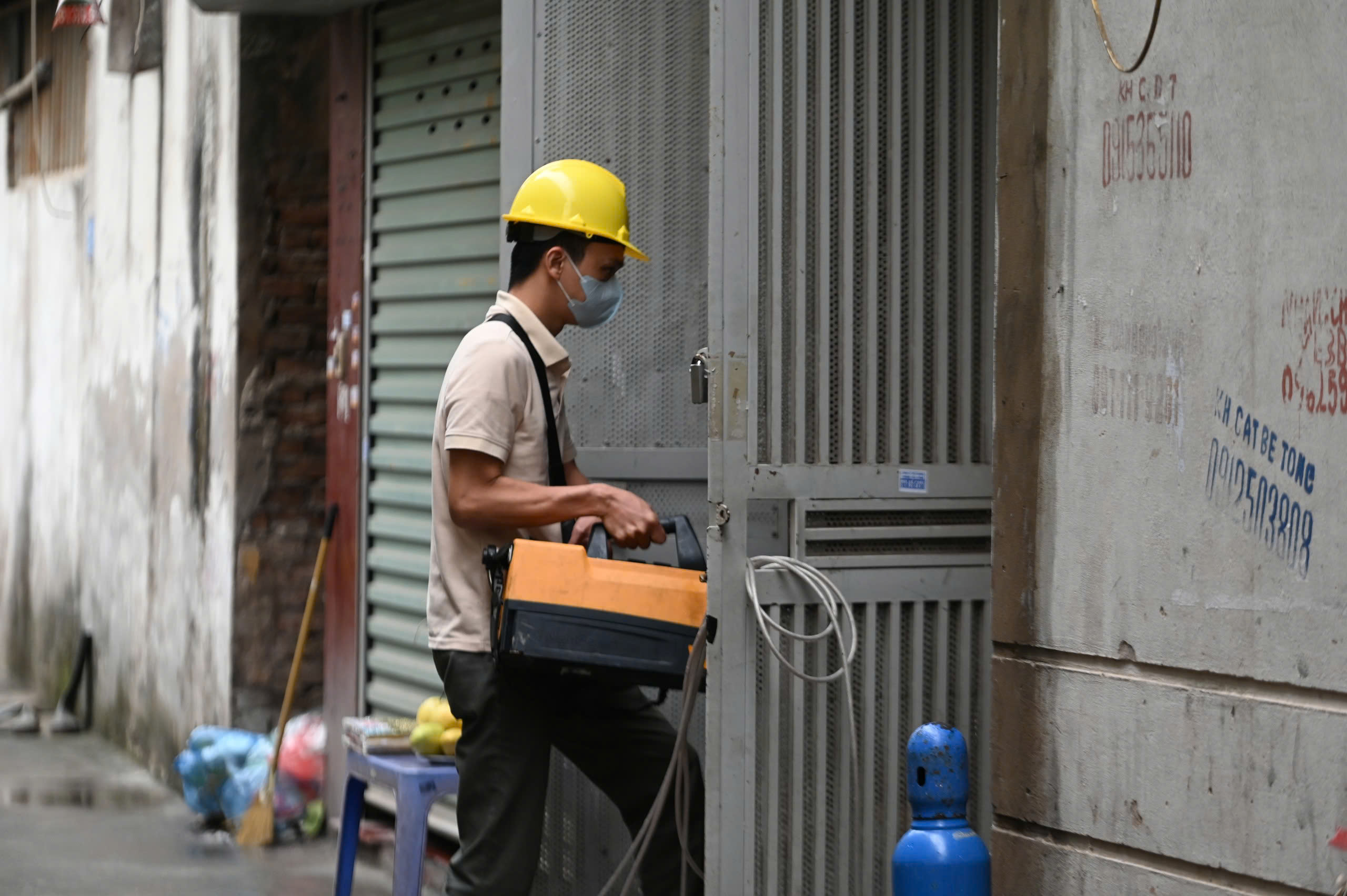 Vụ ch&aacute;y nh&agrave; 3 người chết ở H&agrave; Nội: &Aacute;m ảnh tiếng k&ecirc;u cứu sau khung sắt "chuồng cọp"- Ảnh 6.