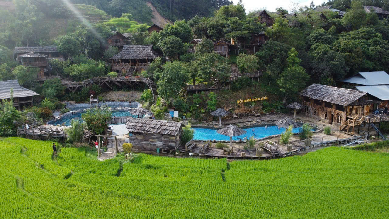 Kh&aacute;ch sạn, homestay c&aacute;c khu du lịch tại Y&ecirc;n B&aacute;i, L&agrave;o Cai "ch&aacute;y ph&ograve;ng" dịp lễ 30/4- Ảnh 3.