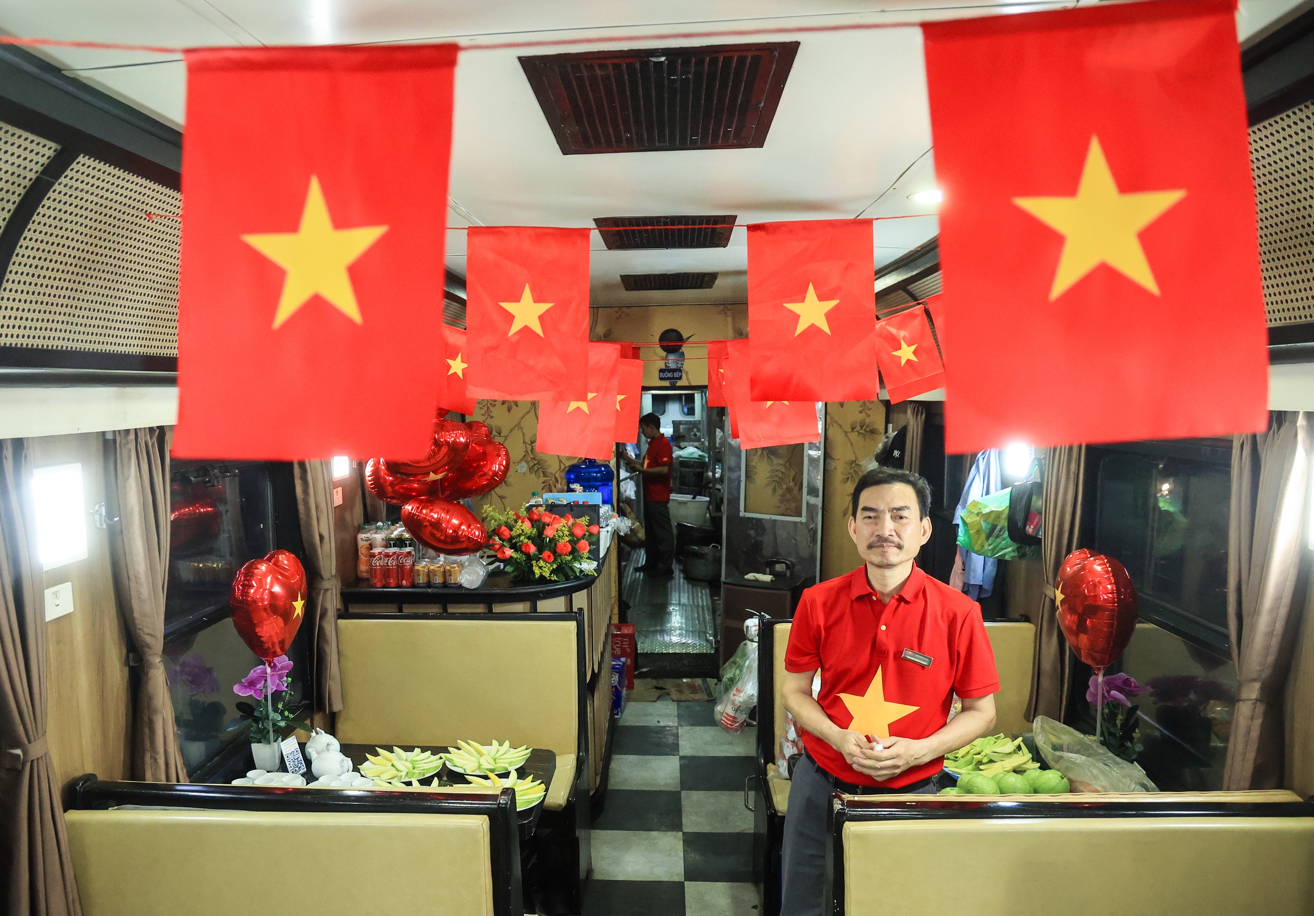 Chuyến t&agrave;u Thống nhất trọn niềm vui- Ảnh 5.