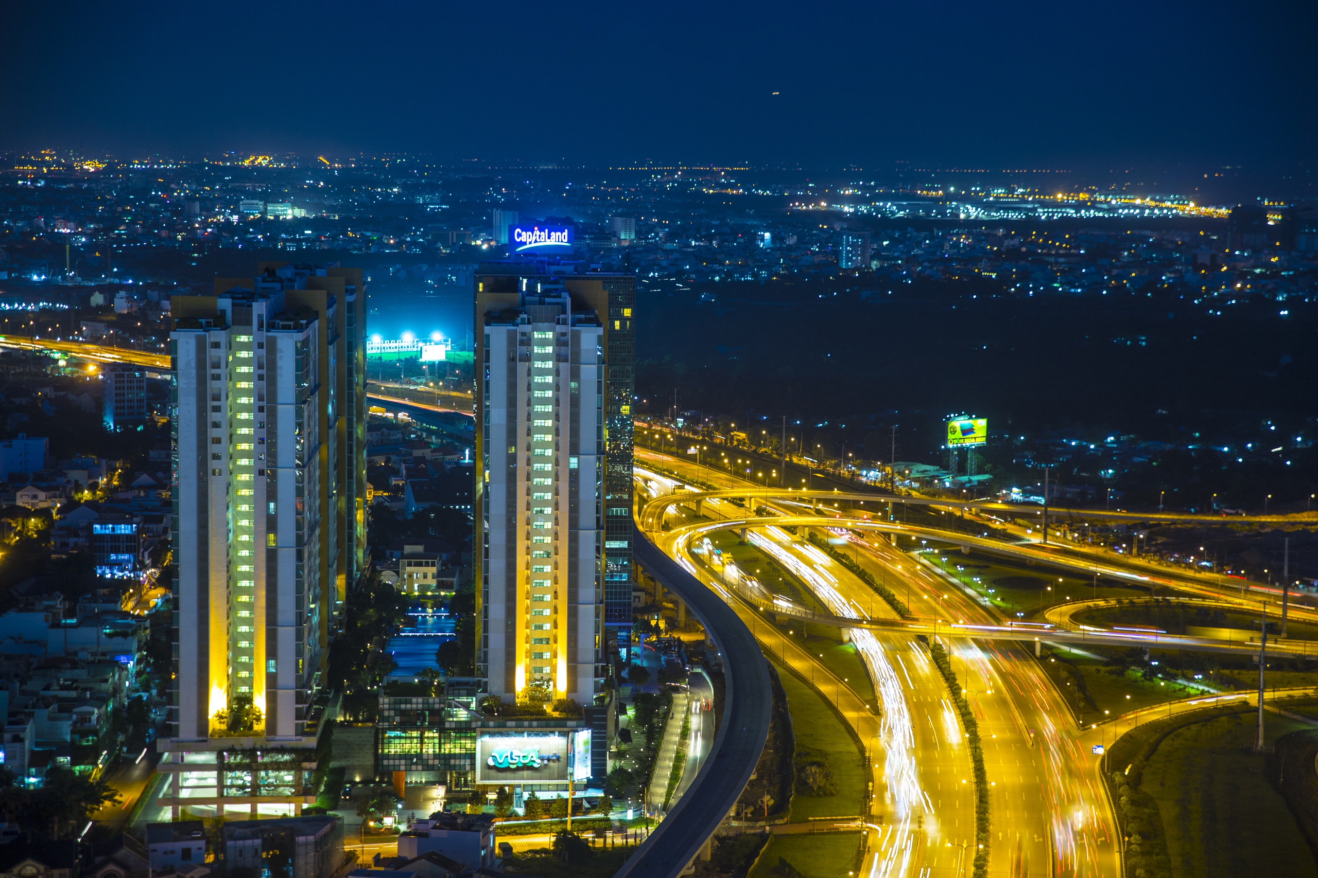 Từ đại lộ đến metro: Dấu ấn hạ tầng giao thông TP.HCM sau 50 năm thống nhất- Ảnh 1. Từ đại lộ đến metro: Dấu ấn hạ tầng giao thông TP.HCM sau 50 năm thống nhất- Ảnh 1.