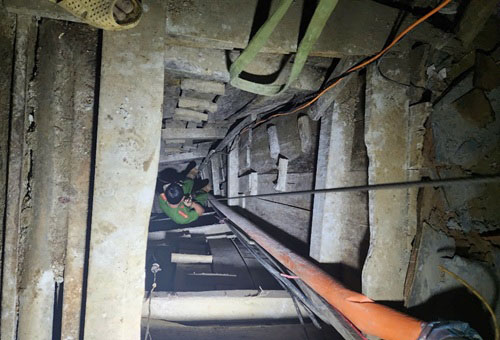 Khởi tố đối tượng d&ugrave;ng chất độc xyanua khai th&aacute;c v&agrave;ng tr&aacute;i ph&eacute;p- Ảnh 2.