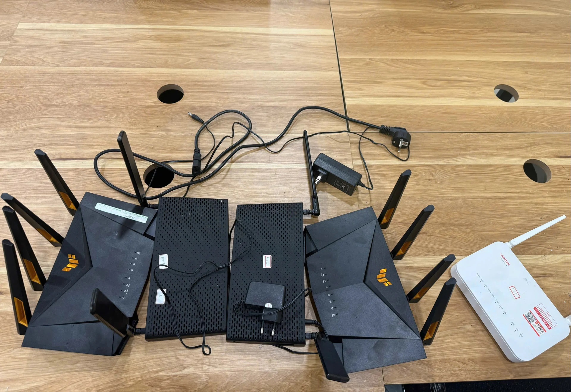 Ph&aacute; đường d&acirc;y lừa đảo chiếm đoạt t&agrave;i sản, bắt 31 đối tượng người nước ngo&agrave;i- Ảnh 2.