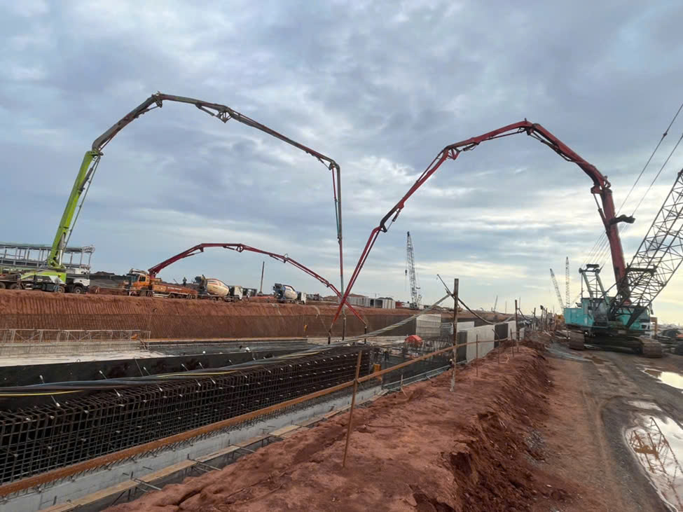 Nhà thầu lớn xuyên lễ tăng tốc dự án giao thông trọng điểm- Ảnh 6. Nhà thầu lớn xuyên lễ tăng tốc dự án giao thông trọng điểm- Ảnh 6.