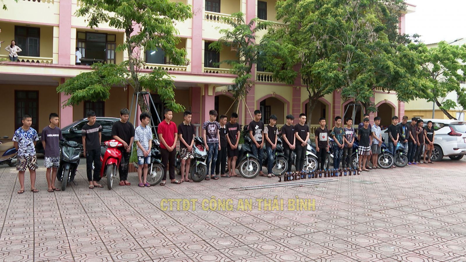 Th&aacute;i B&igrave;nh: Khởi tố nh&oacute;m thanh thiếu ni&ecirc;n g&acirc;y rối trật tự c&ocirc;ng cộng- Ảnh 1.