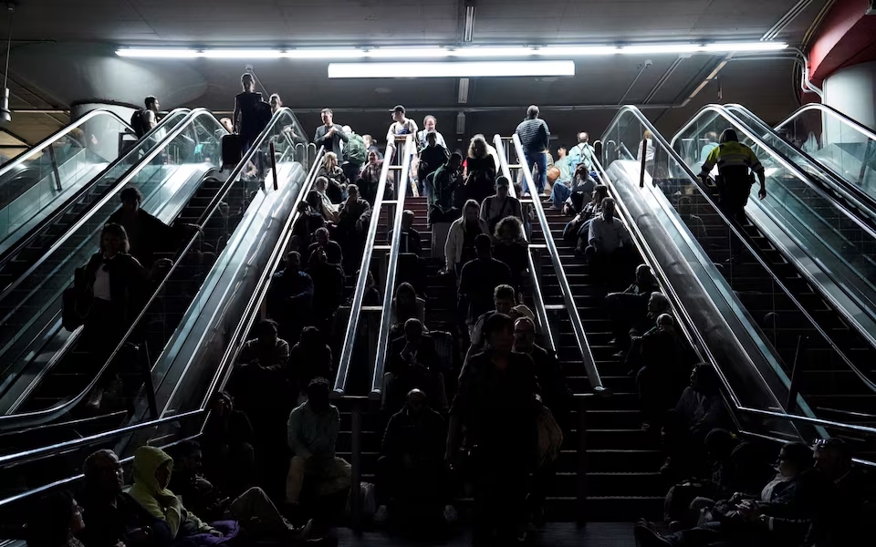 Mất điện diện rộng ở T&acirc;y Ban Nha v&agrave; Bồ Đ&agrave;o Nha: Nguy&ecirc;n nh&acirc;n do thời tiết bất thường?