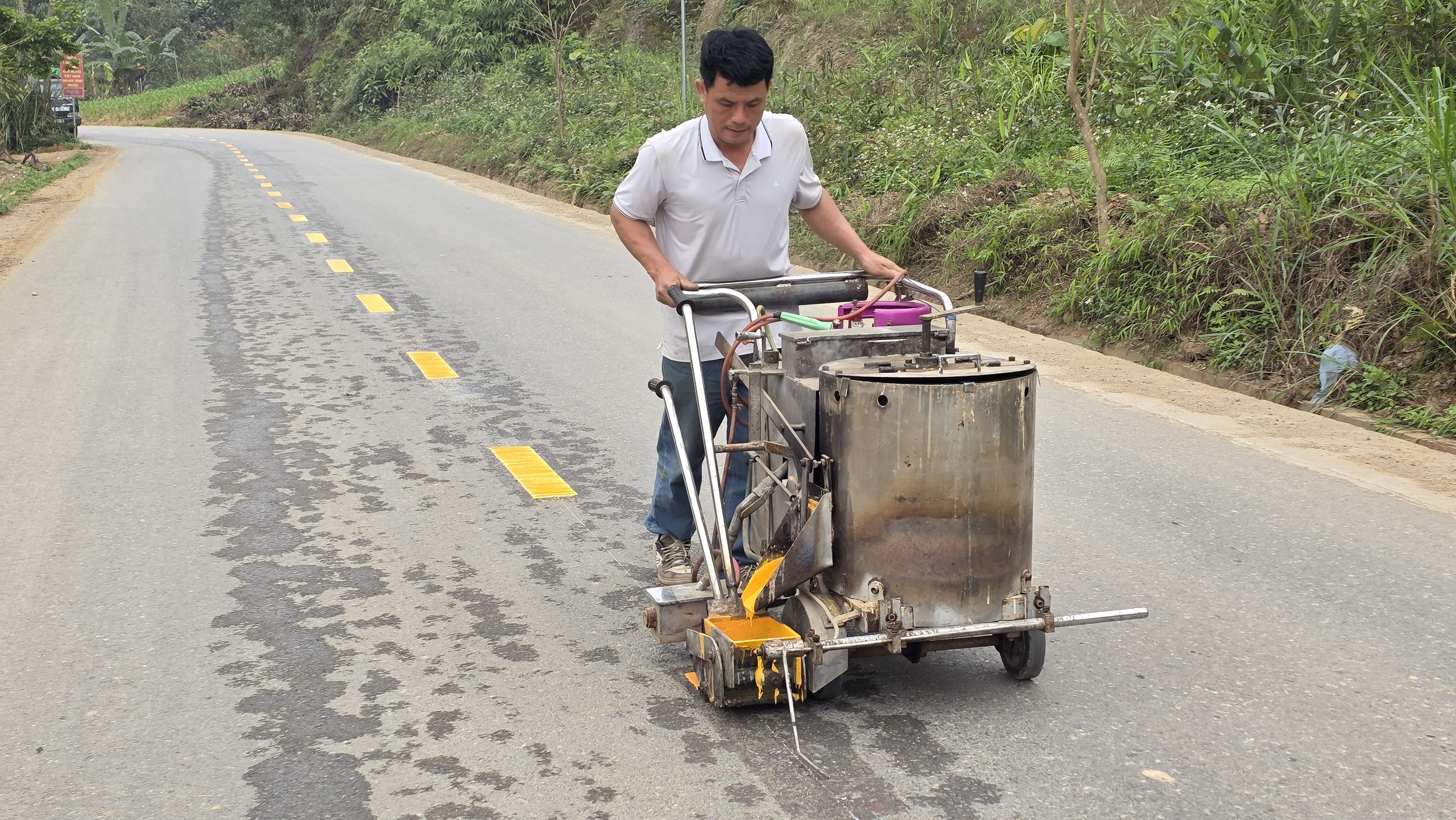 Xuyên lễ thi công tuyến đường 546 tỷ đồng nối cao tốc Nội Bài - Lào Cai- Ảnh 12. Xuyên lễ thi công tuyến đường 546 tỷ đồng nối cao tốc Nội Bài - Lào Cai- Ảnh 12.
