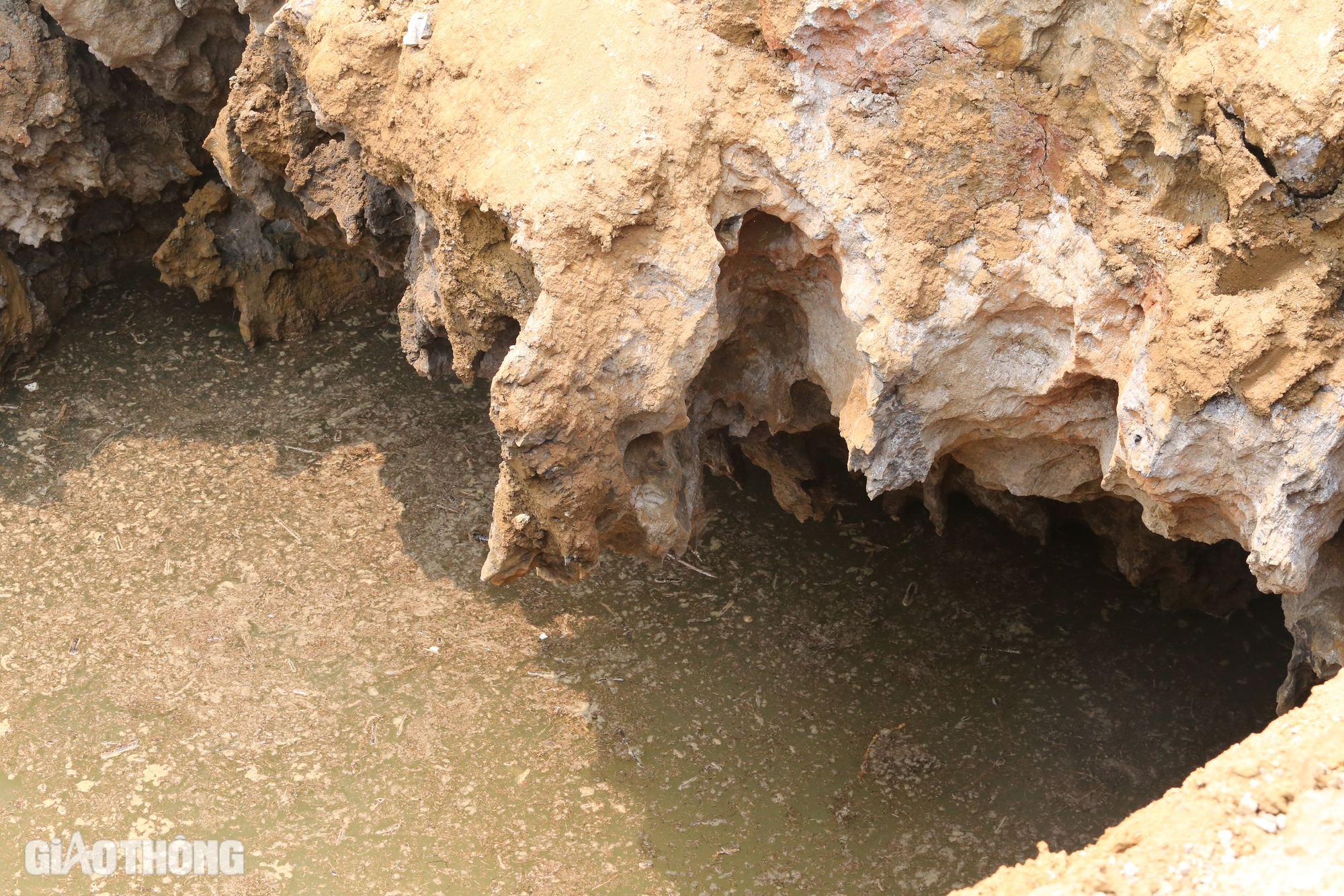 Xuất hiện nhiều điểm l&uacute;n, hố "tử thần" ở Bắc Kạn- Ảnh 5.