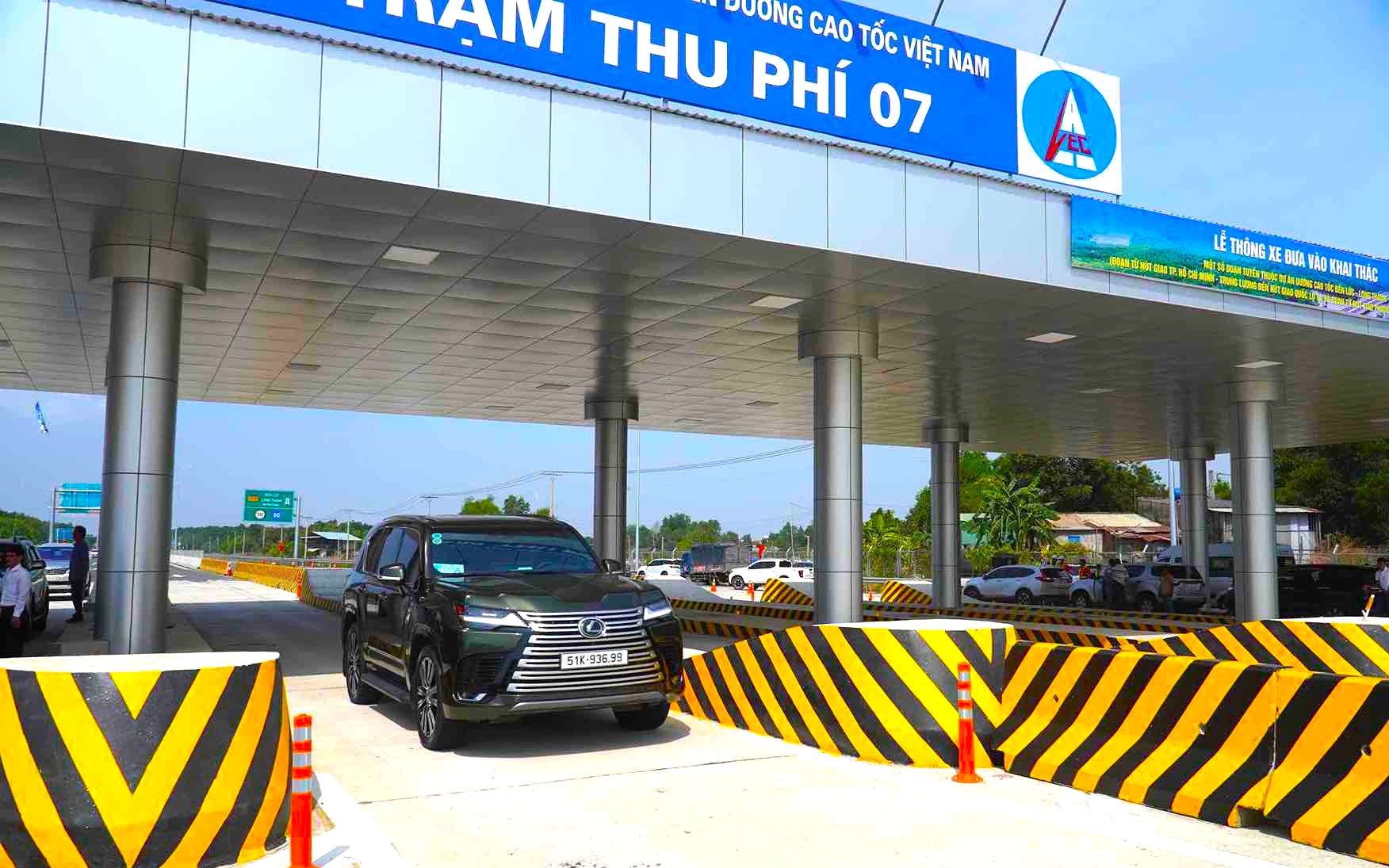 Ban h&agrave;nh mức thu ph&iacute; cao tốc Bến Lức - Long Th&agrave;nh