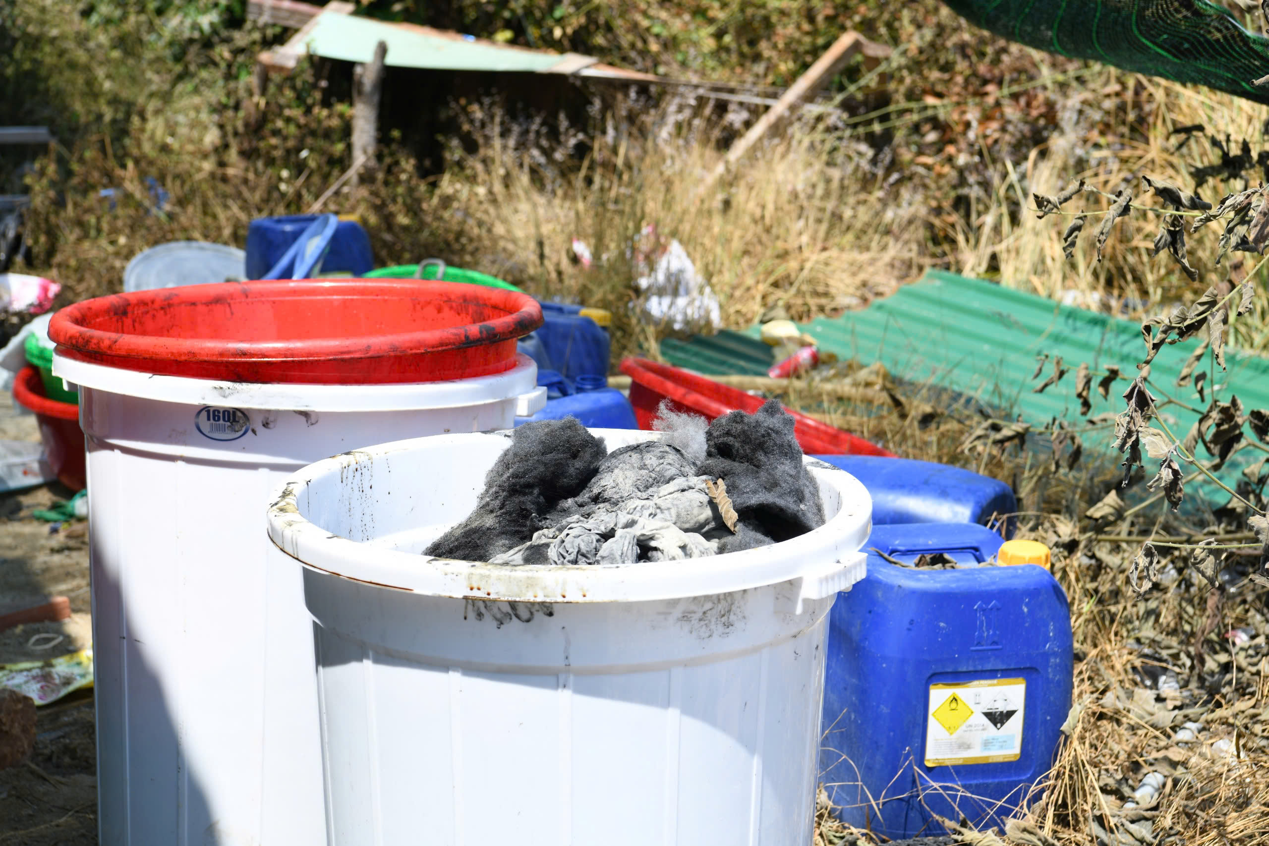 H&igrave;nh ảnh chưa từng c&ocirc;ng bố vụ bắt nh&oacute;m sản xuất 1,4 tấn ma t&uacute;y ở Nha Trang- Ảnh 3.