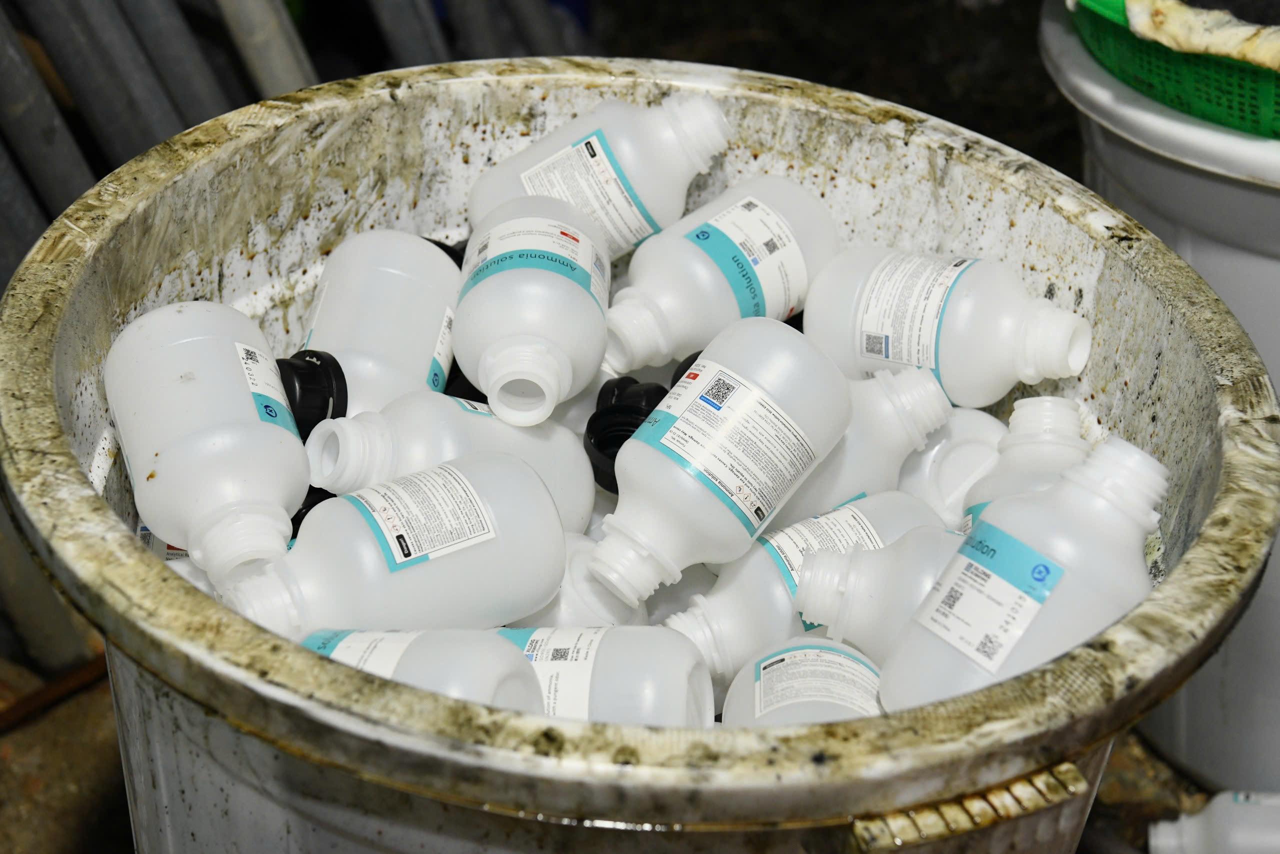 H&igrave;nh ảnh chưa từng c&ocirc;ng bố vụ bắt nh&oacute;m sản xuất 1,4 tấn ma t&uacute;y ở Nha Trang- Ảnh 4.