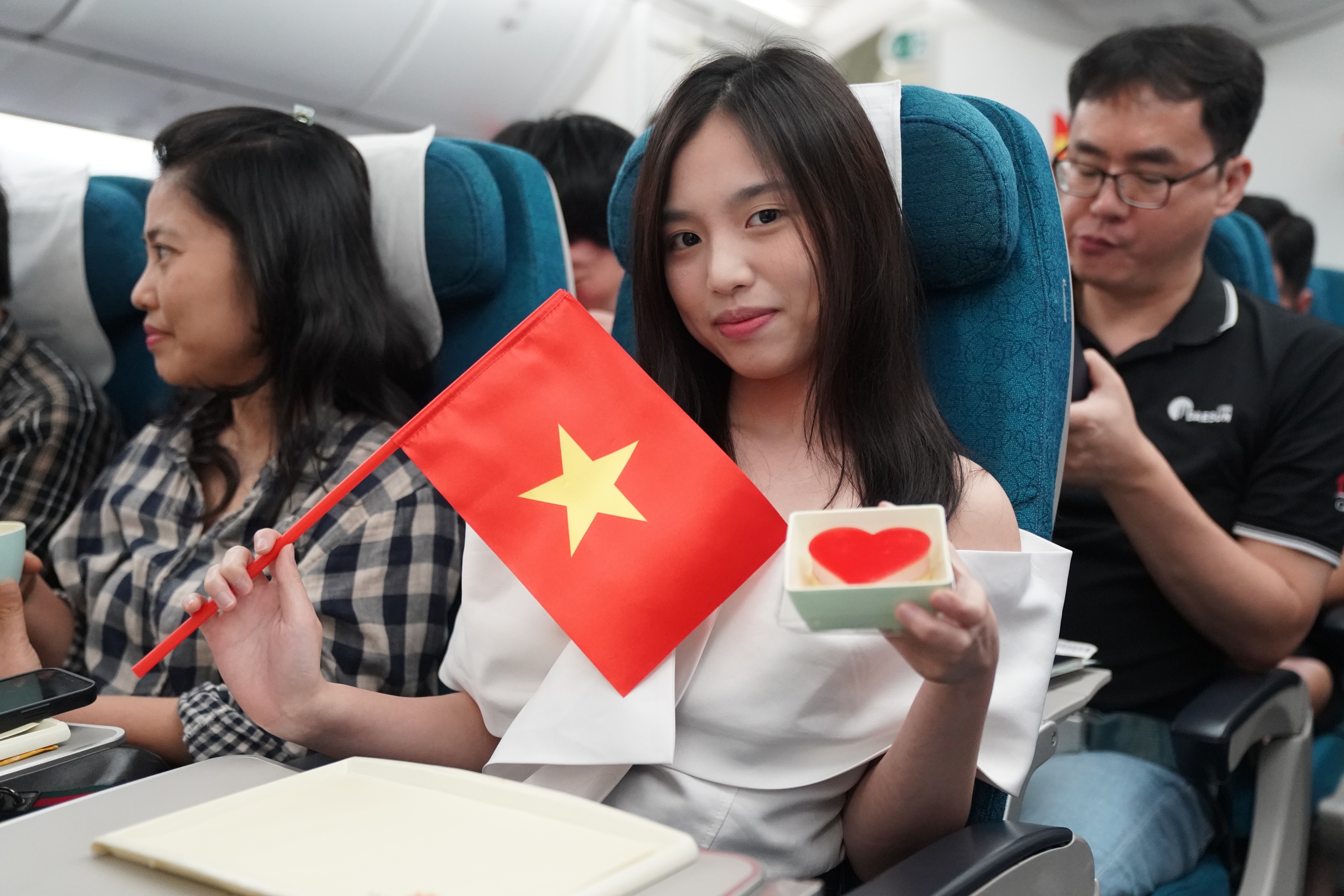 Chuyến bay đặc biệt trong ng&agrave;y hội Thống nhất non s&ocirc;ng- Ảnh 5.
